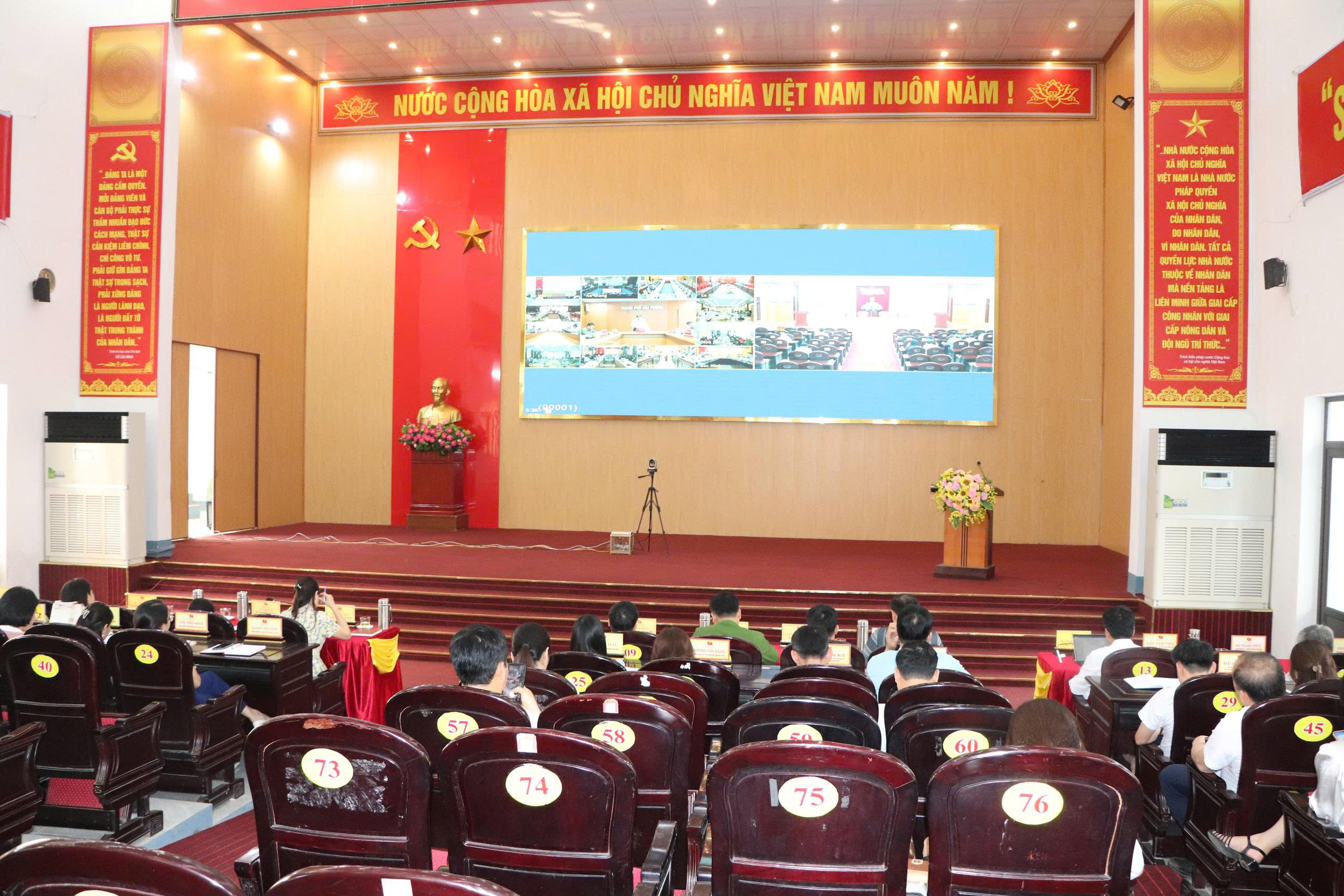Hội nghị Ban Chấp hành Đảng bộ tỉnh Thanh Hoá lần thứ 5