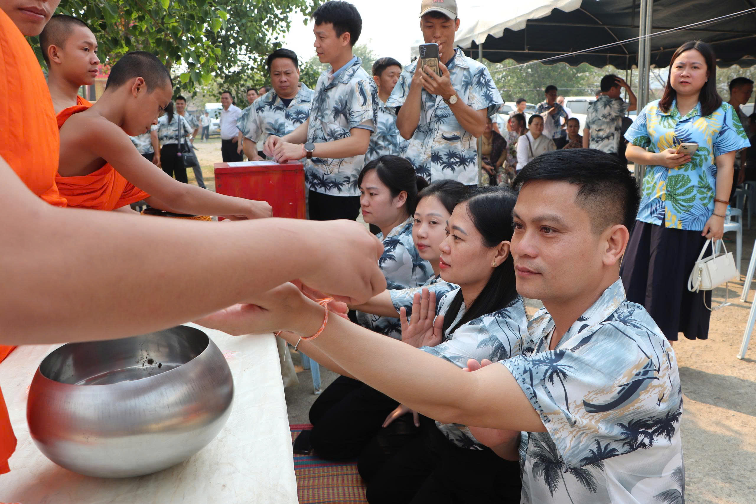 Anh-tin-bai