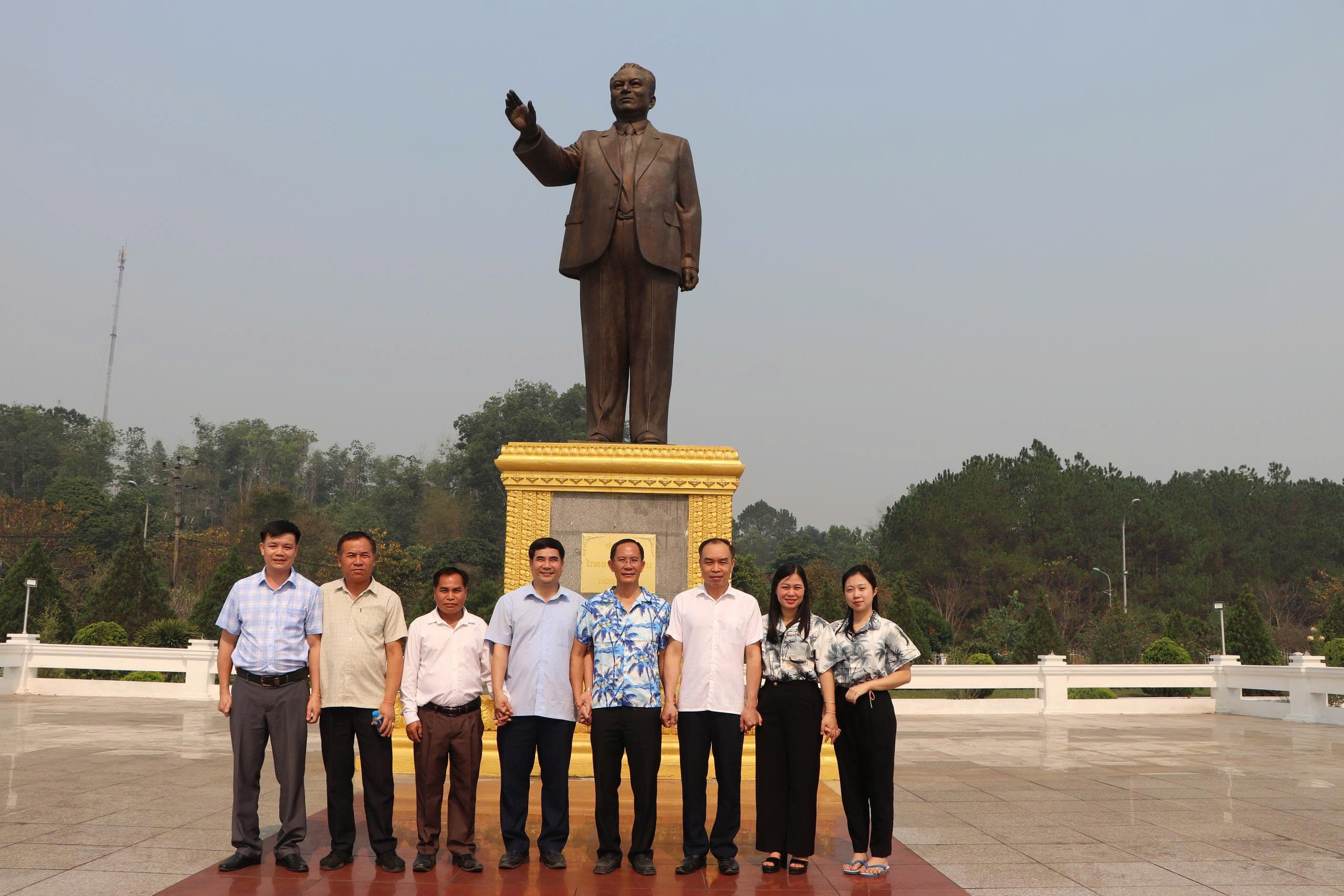 Anh-tin-bai