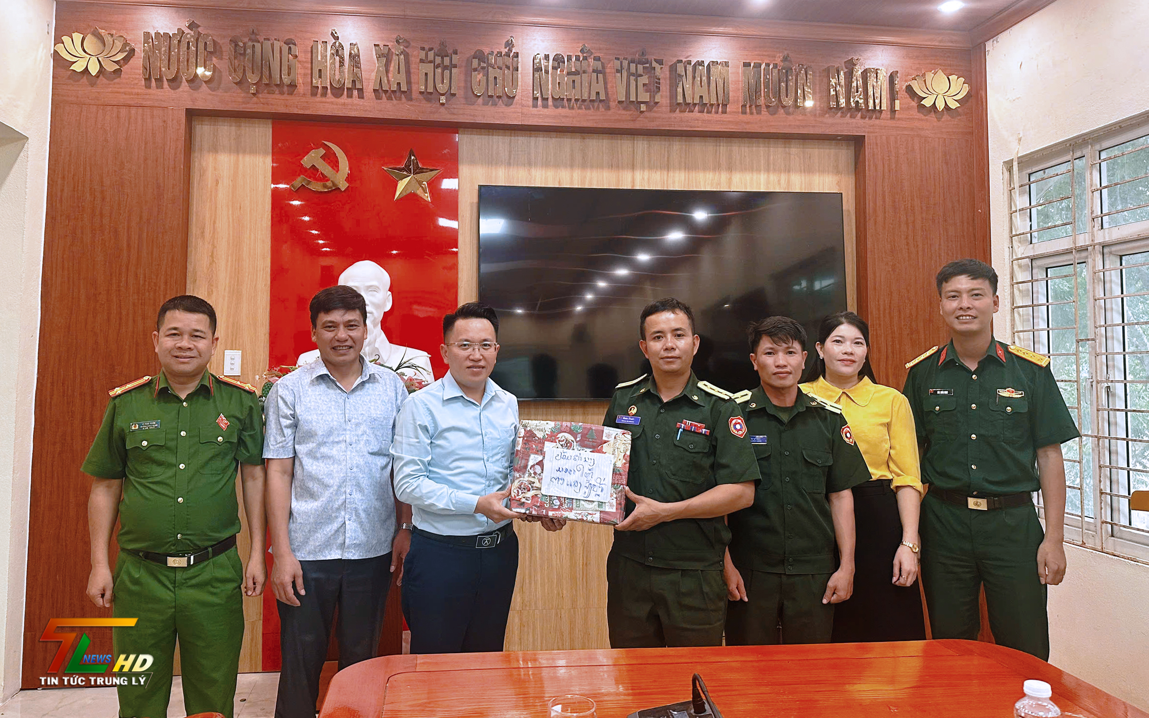 Anh-tin-bai