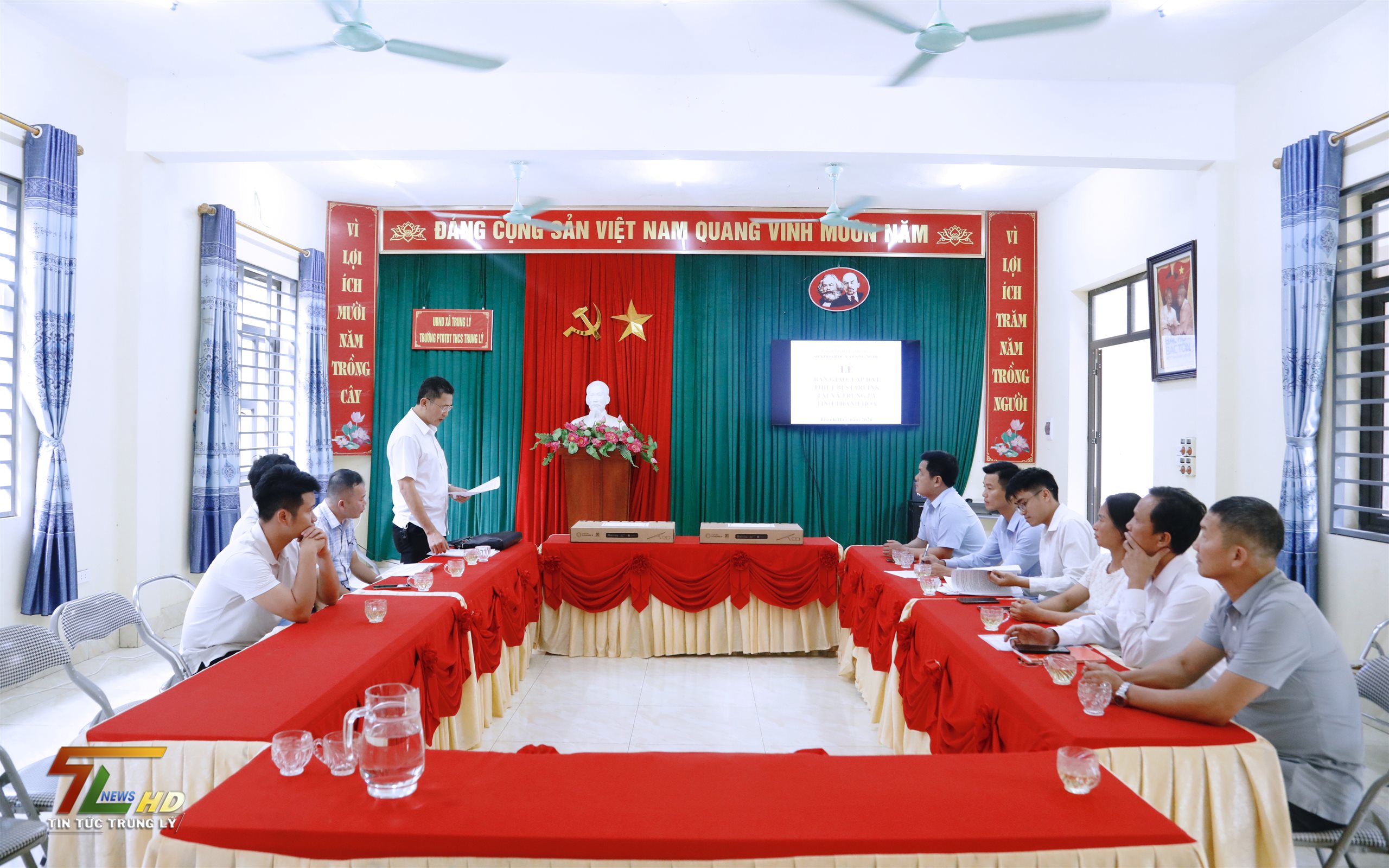 Anh-tin-bai