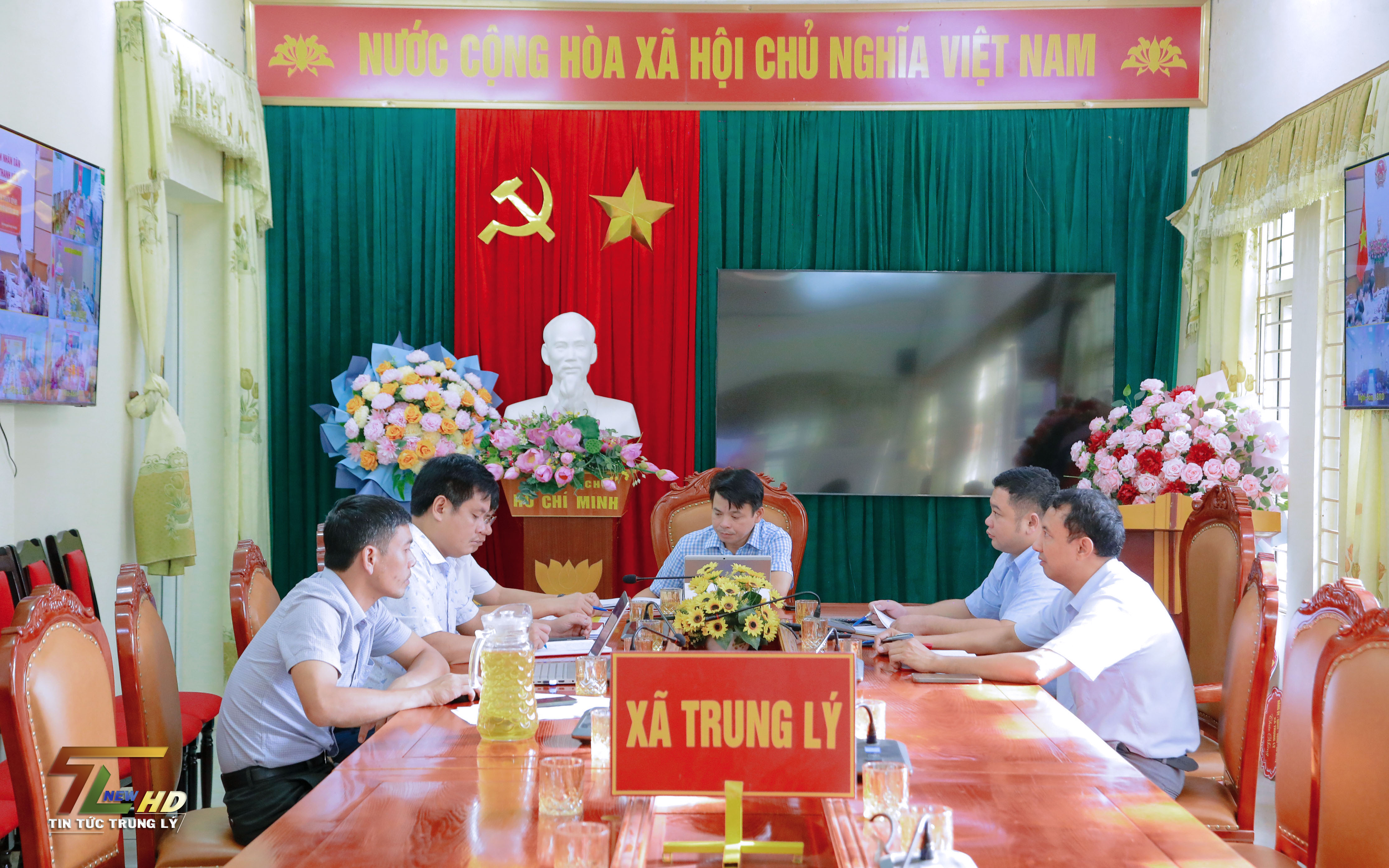 Anh-tin-bai