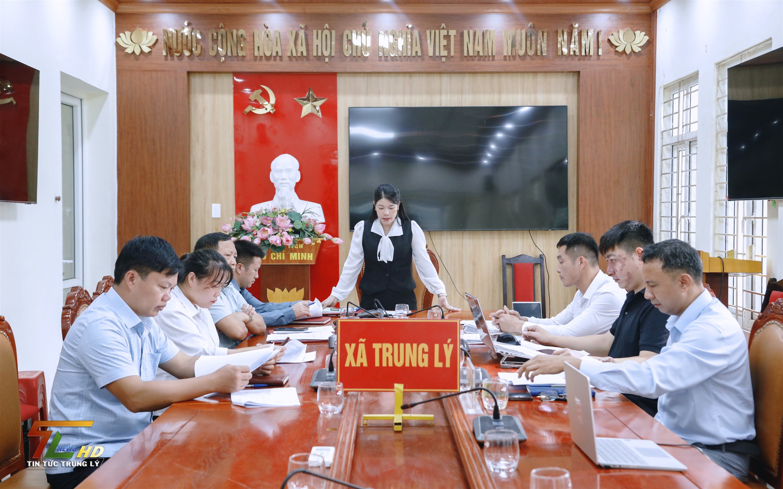 Anh-tin-bai