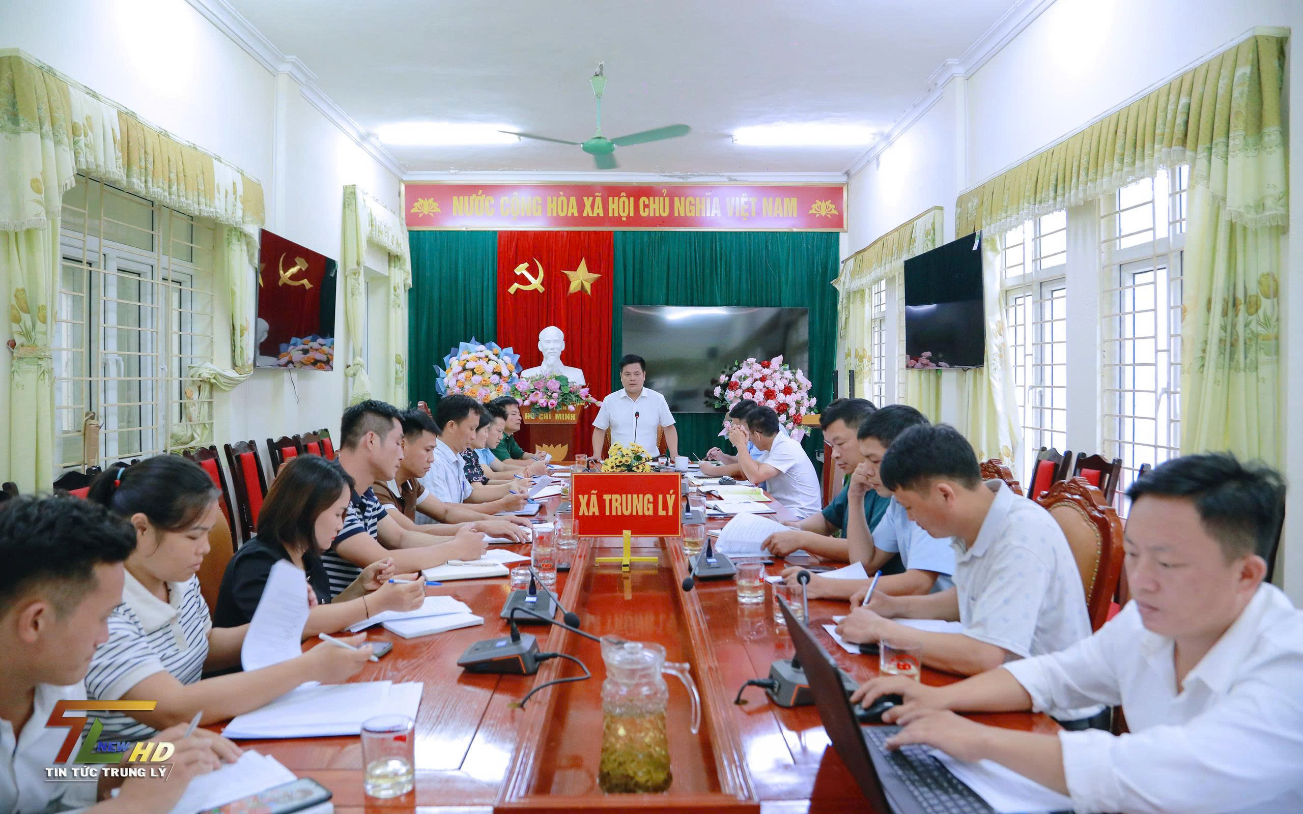 Anh-tin-bai