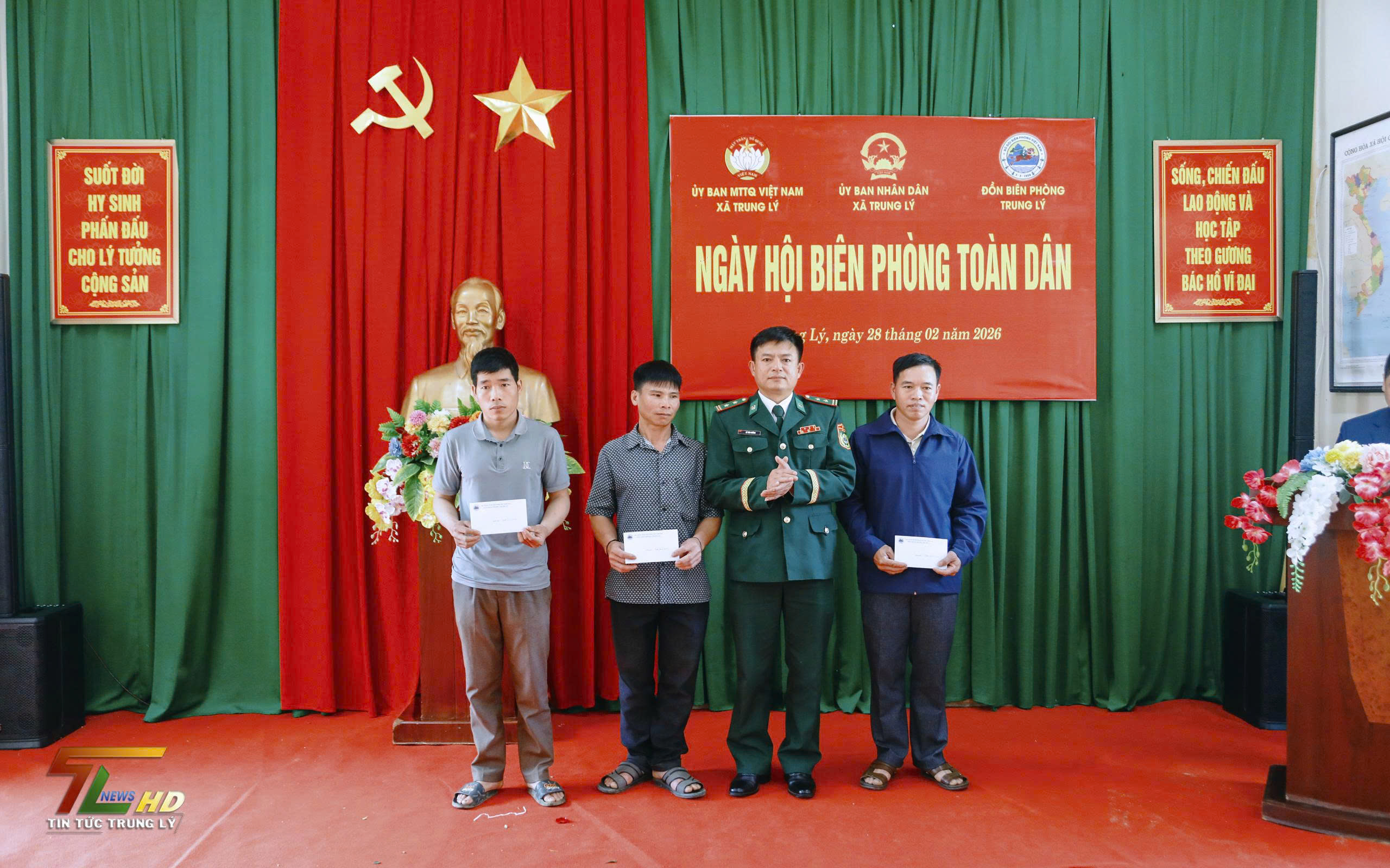 Anh-tin-bai