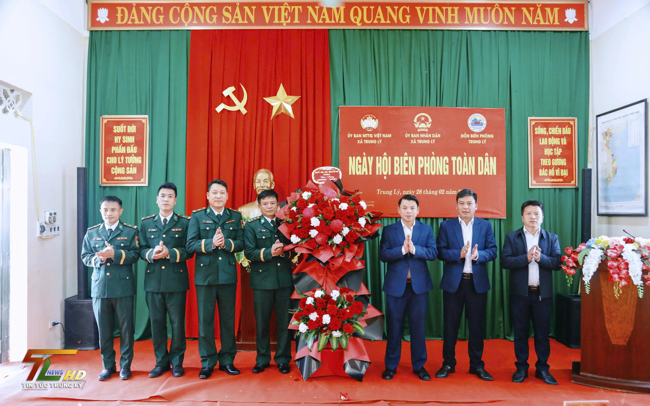 Anh-tin-bai