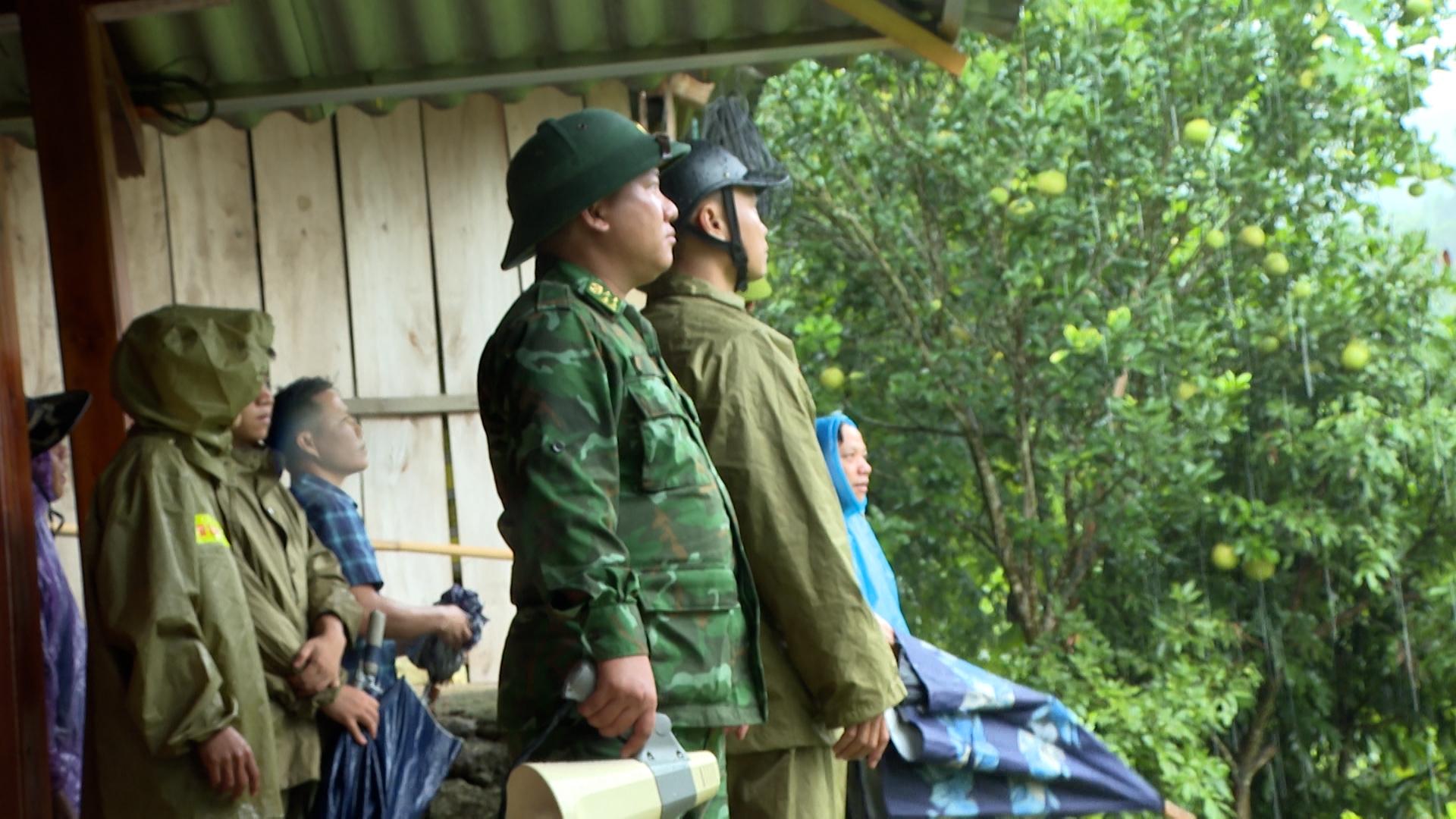 QUANG CHIỂU CHỦ ĐỘNG ỨNG PHÓ MƯA LỚN, LỐC, SÉT, MƯA ĐÁ VÀ NGUY CƠ LŨ QUÉT, SẠT LỞ ĐẤT