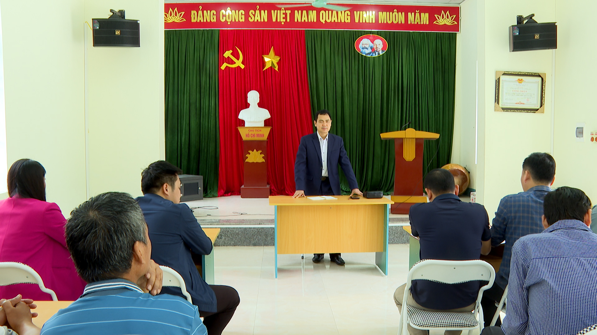Anh-tin-bai