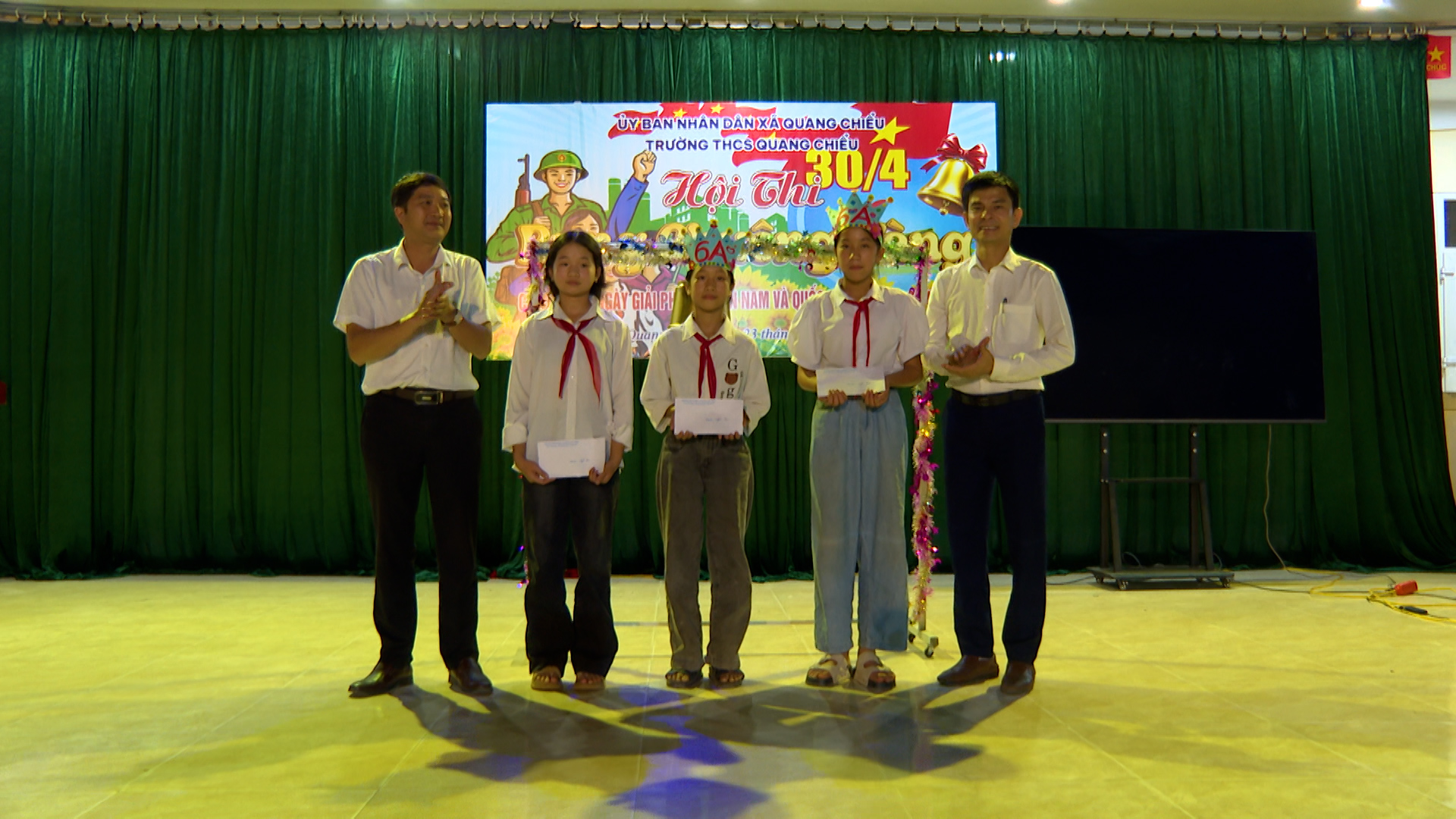 Anh-tin-bai