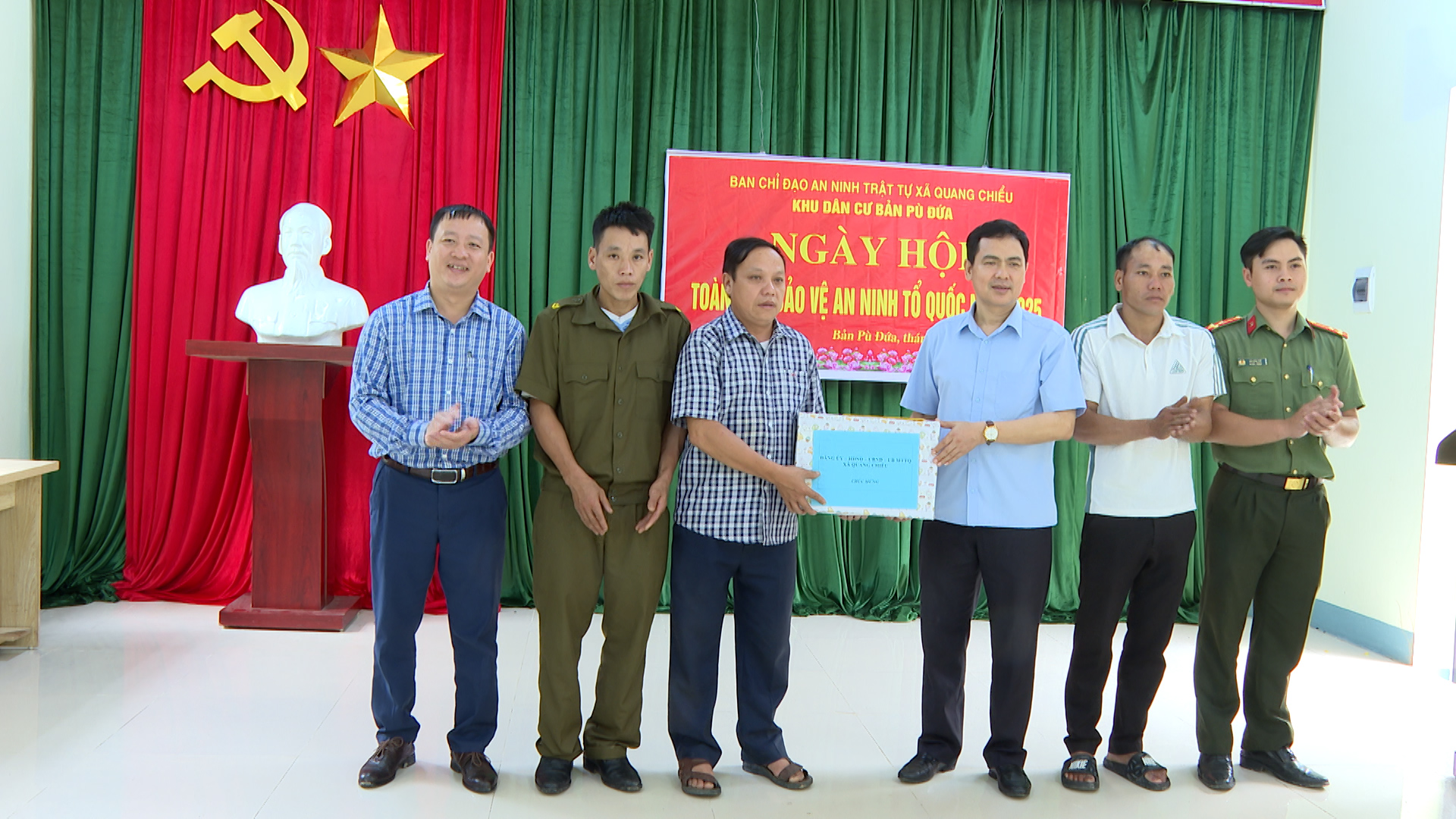Bản Pù Đứa tổ chức “Ngày hội toàn dân bảo vệ ANTQ” năm 2025