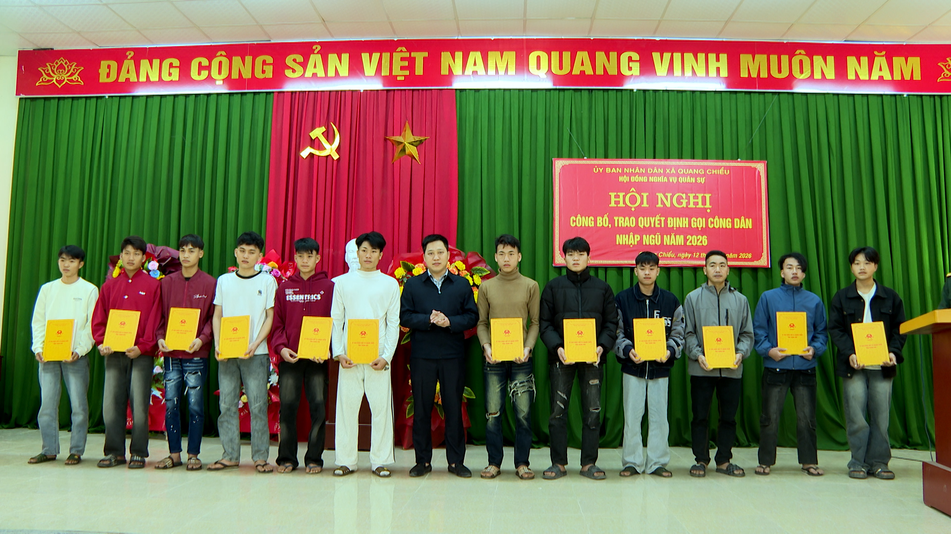 Xã Quang Chiểu tổ chức hội nghị công bố, trao quyết định gọi công dân nhập ngũ năm 2026