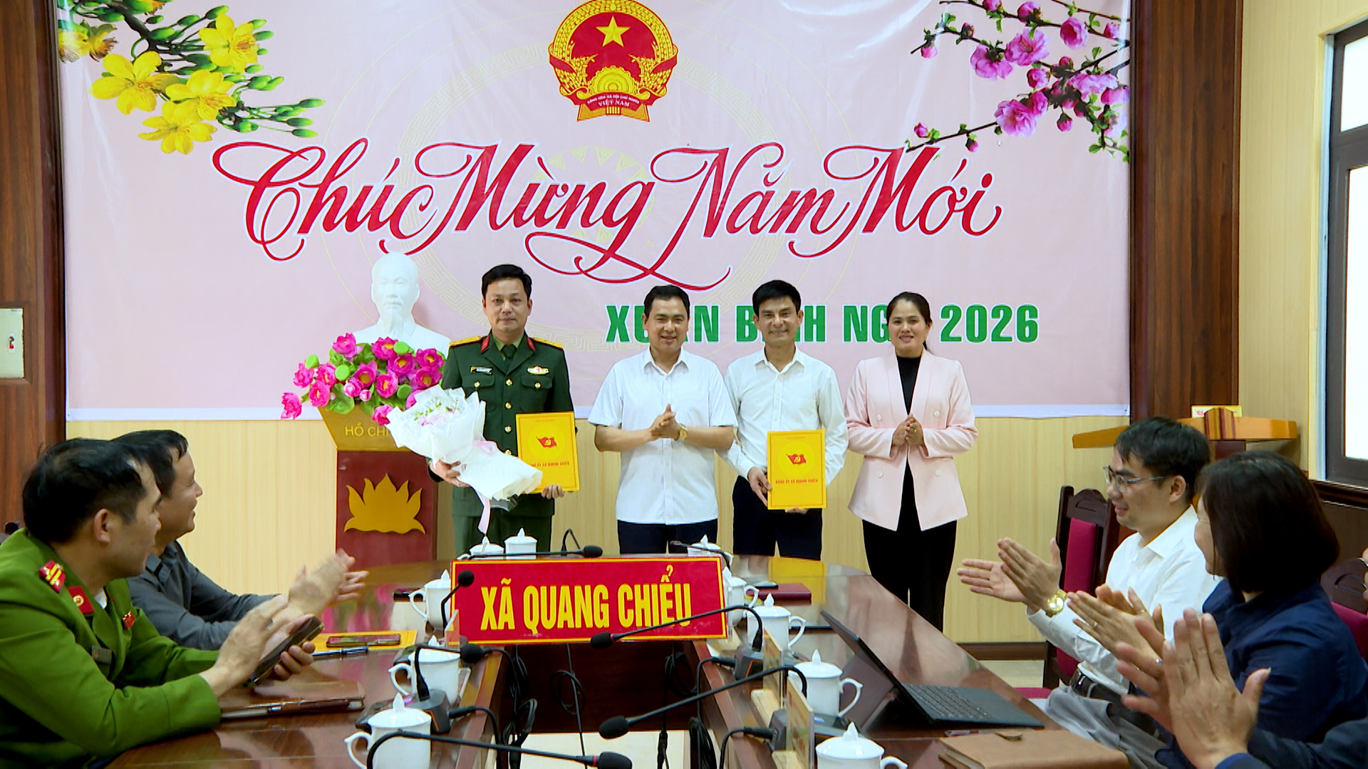 Quang Chiểu công bố các Quyết định về công tác cán bộ, tăng cường sức mạnh lãnh đạo của Đảng bộ xã