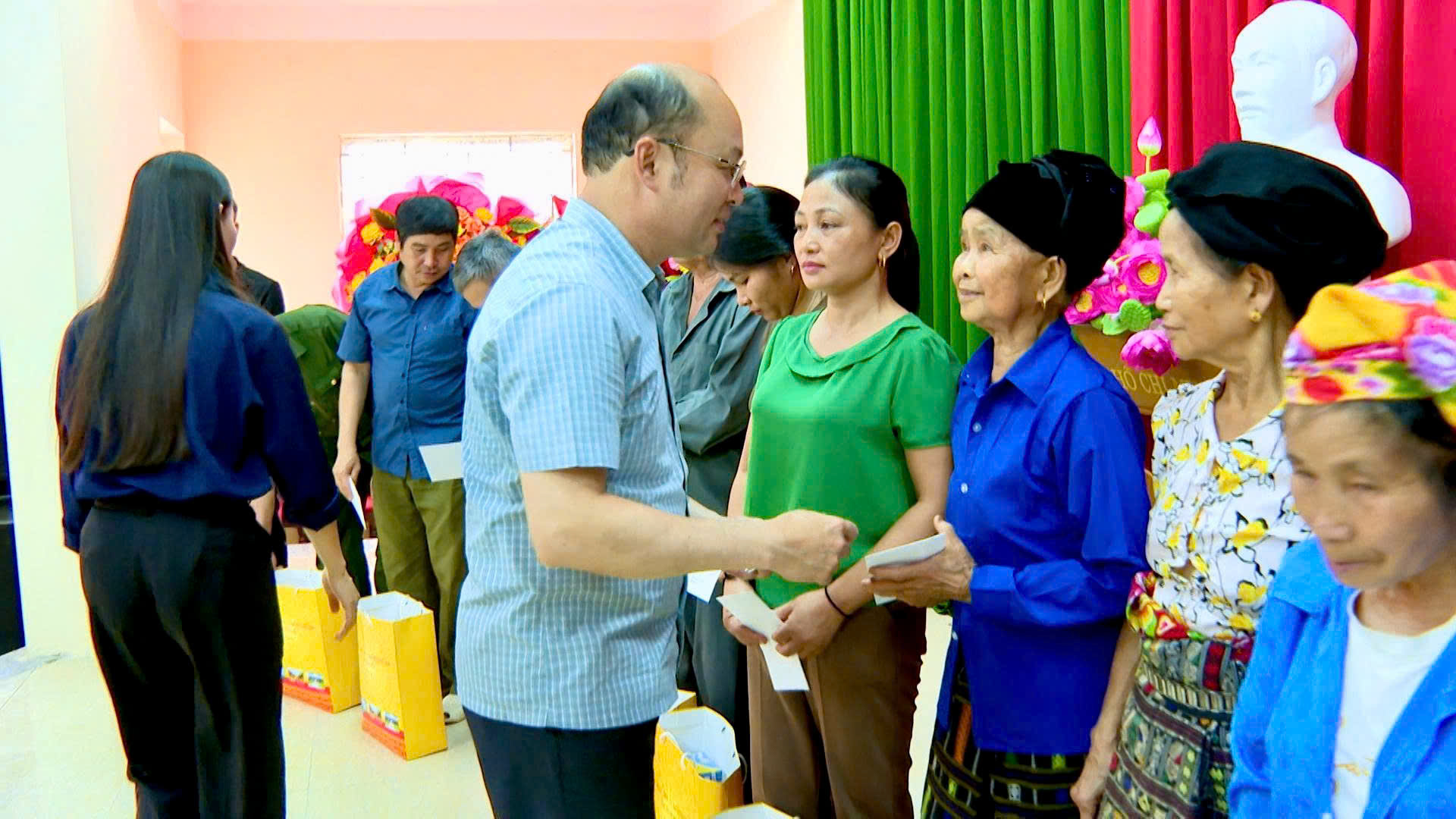 Anh-tin-bai