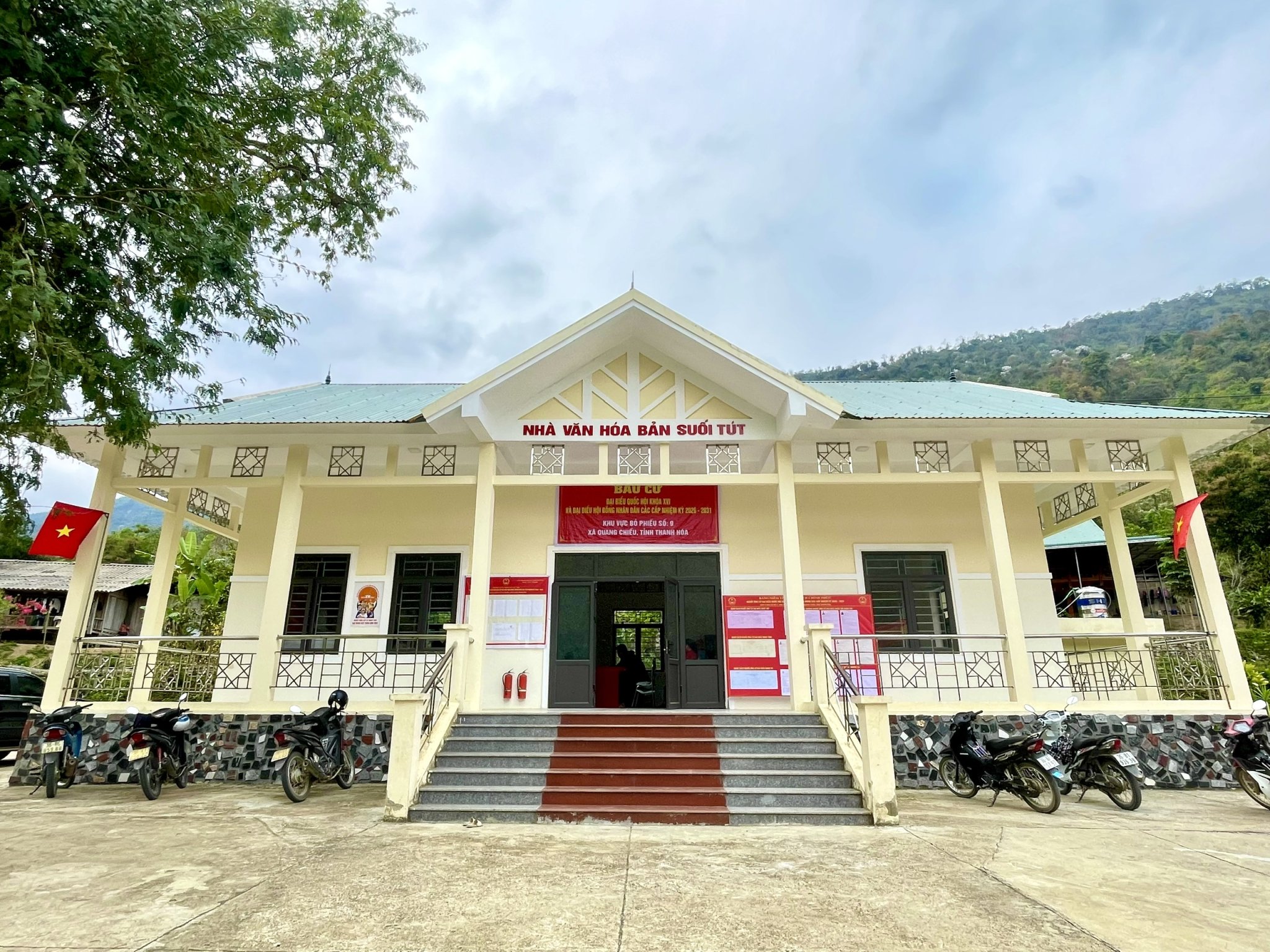 Anh-tin-bai