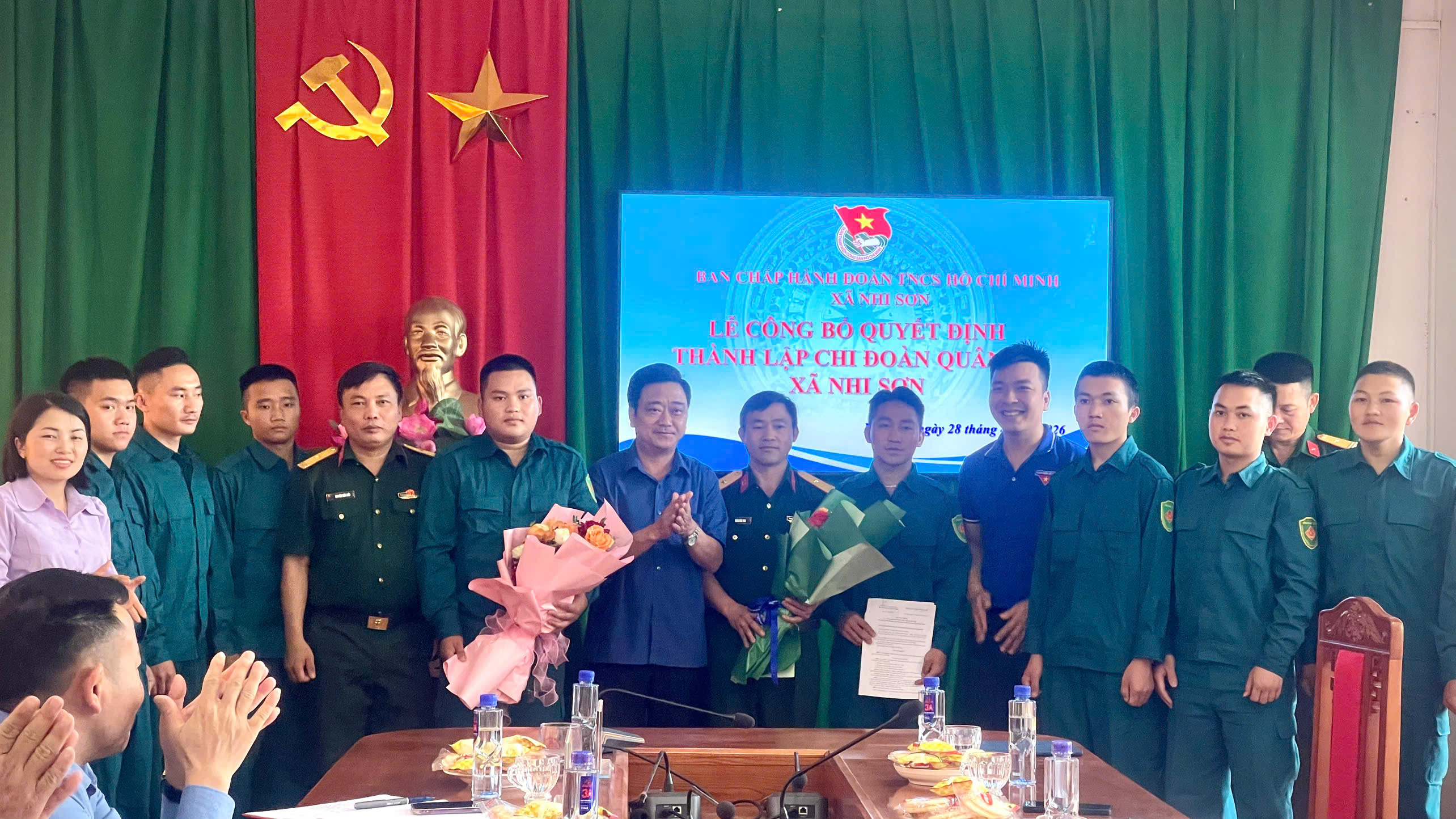 Xã Nhi Sơn tổ chức Hội nghị công bố quyết định về thành lập chi đoàn quân sự xã.