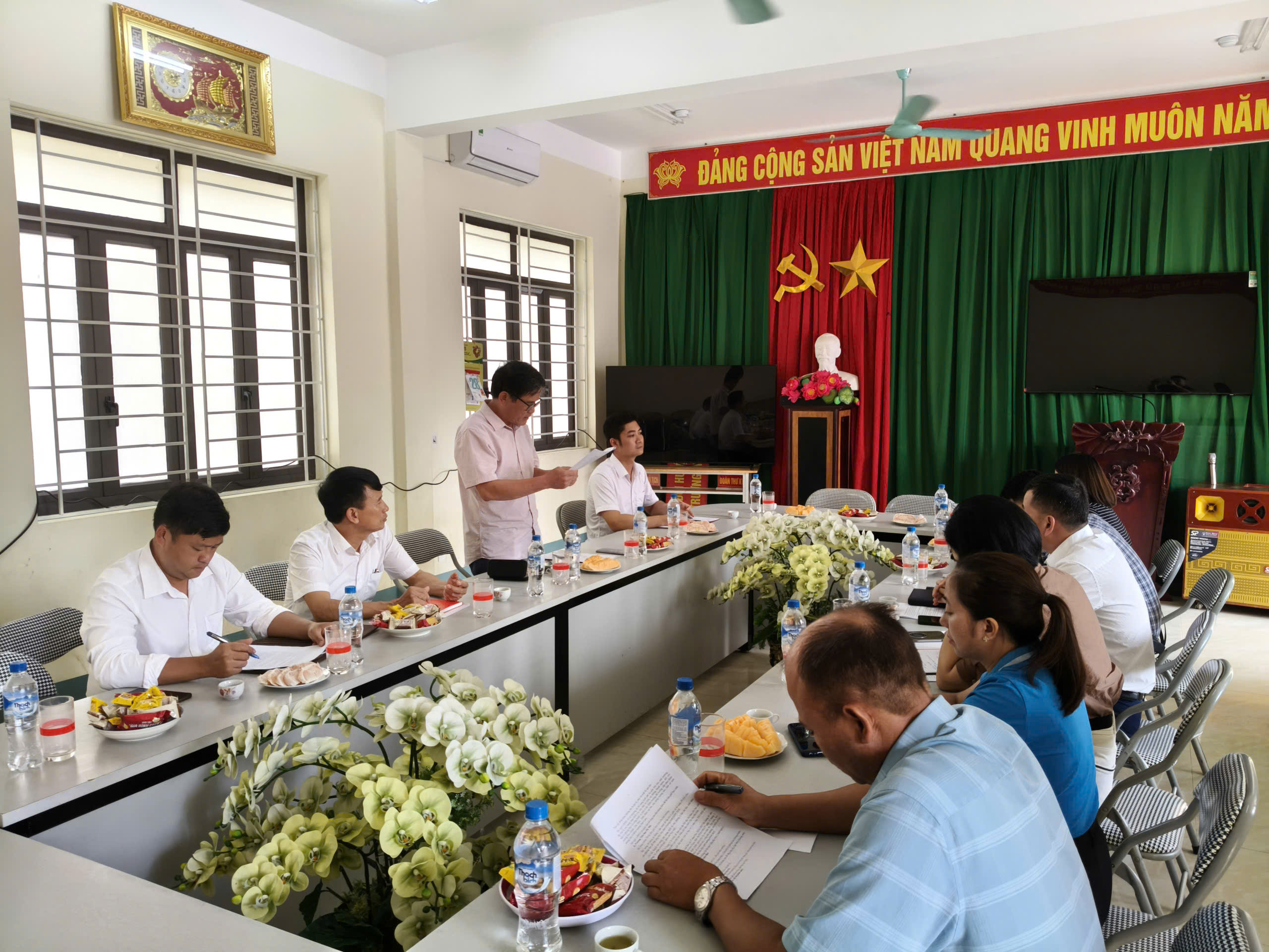 Anh-tin-bai