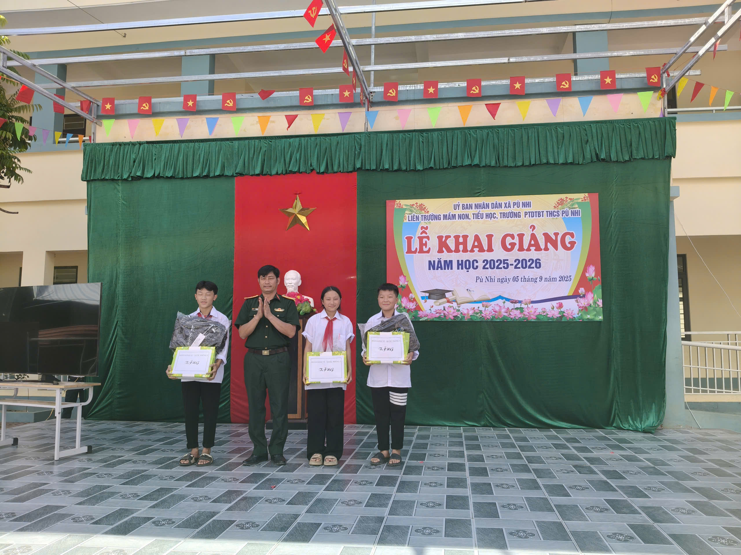 Anh-tin-bai