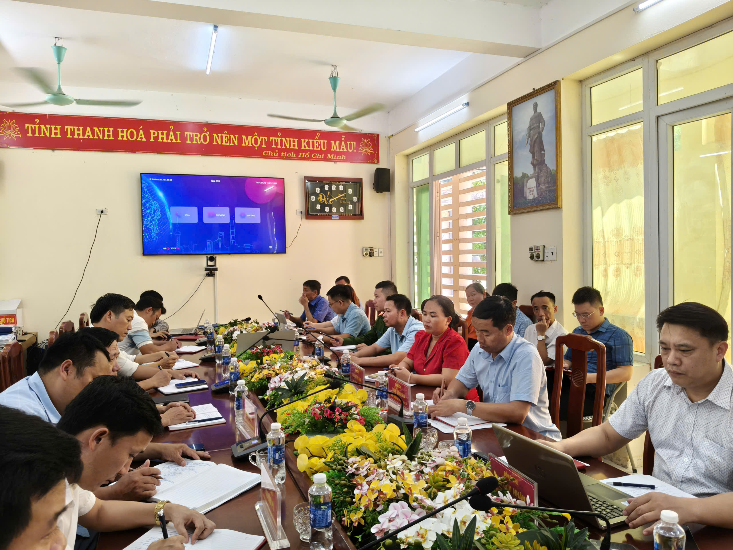 Anh-tin-bai