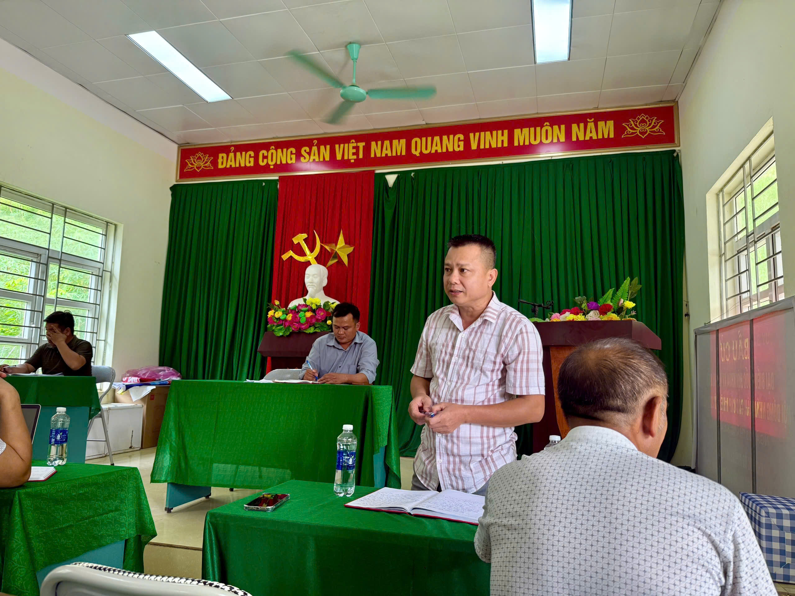 Anh-tin-bai
