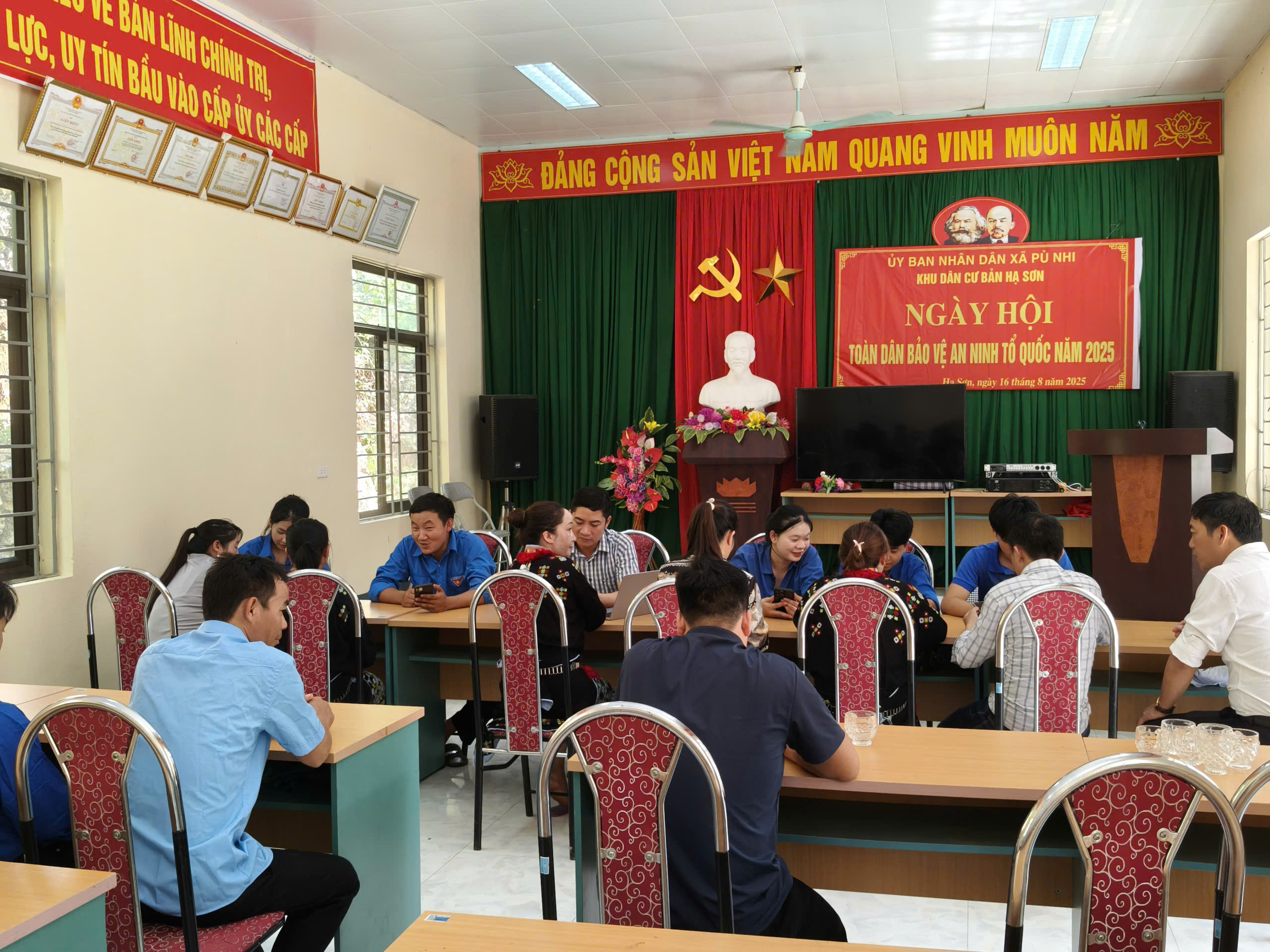 XÃ PÙ NHI ĐẨY MẠNH TRIỂN KHAI CHUYỂN ĐỔI SỐ, TẠO ĐỘNG LỰC PHÁT TRIỂN KINH TẾ - XÃ HỘI BỀN VỮNG