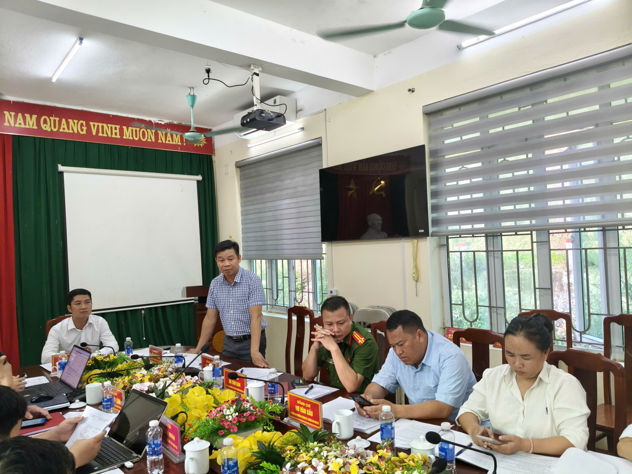 Anh-tin-bai