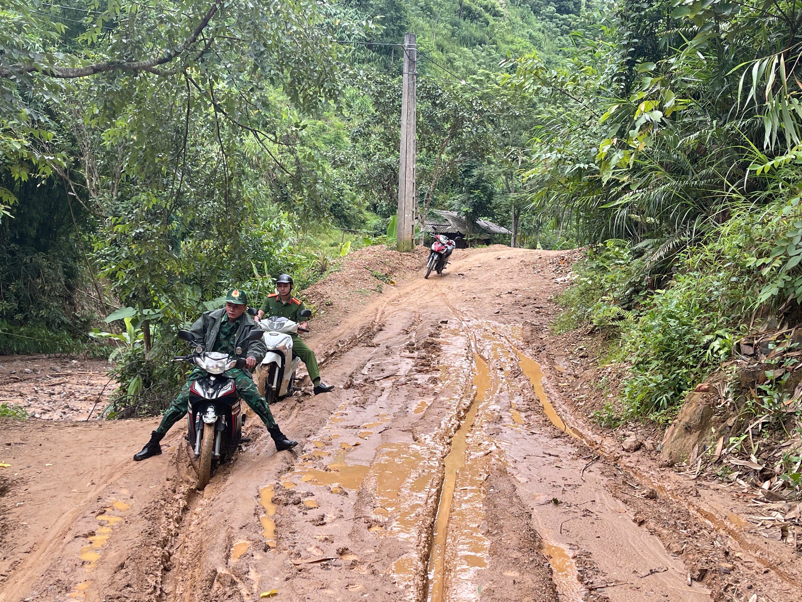XÃ MƯỜNG LÝ TẬP TRUNG ỨNG PHÓ VỚI DIỄN BIẾN CỦA CƠN BÃO SỐ 3