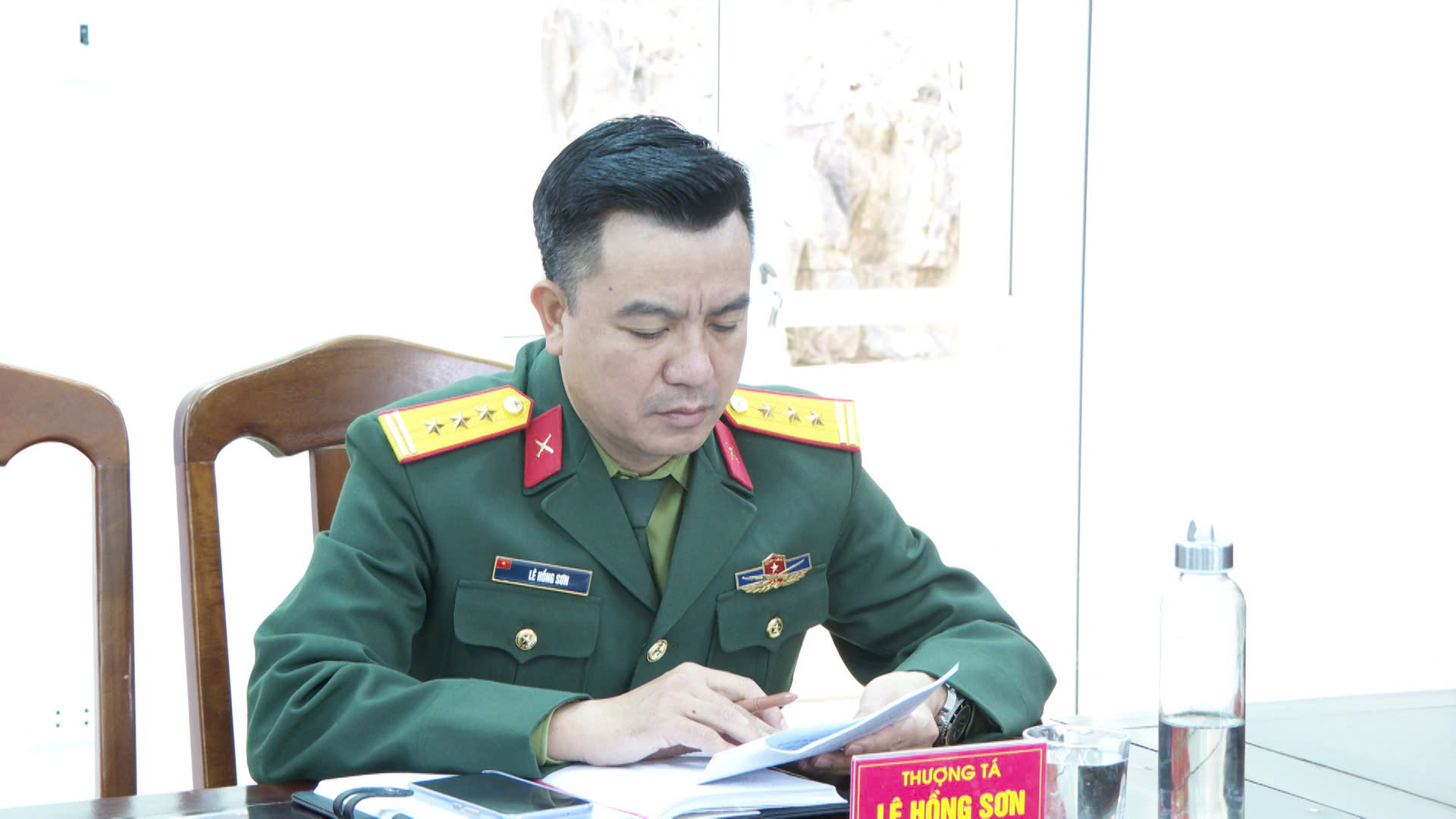 Thượng tá Lê Hồng Sơn – Phó Chủ nhiệm Chính trị Bộ Chỉ huy quân sự tỉnh dự hội nghị