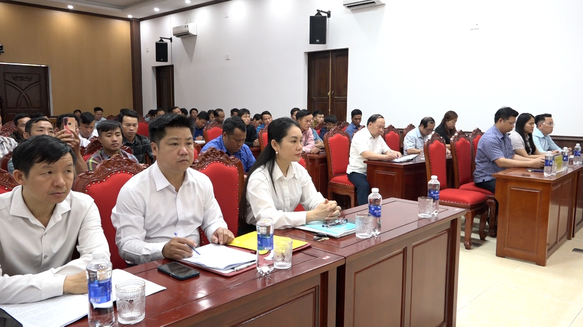 Các đại biểu và học viên tham dự buổi lễ khai giảng.