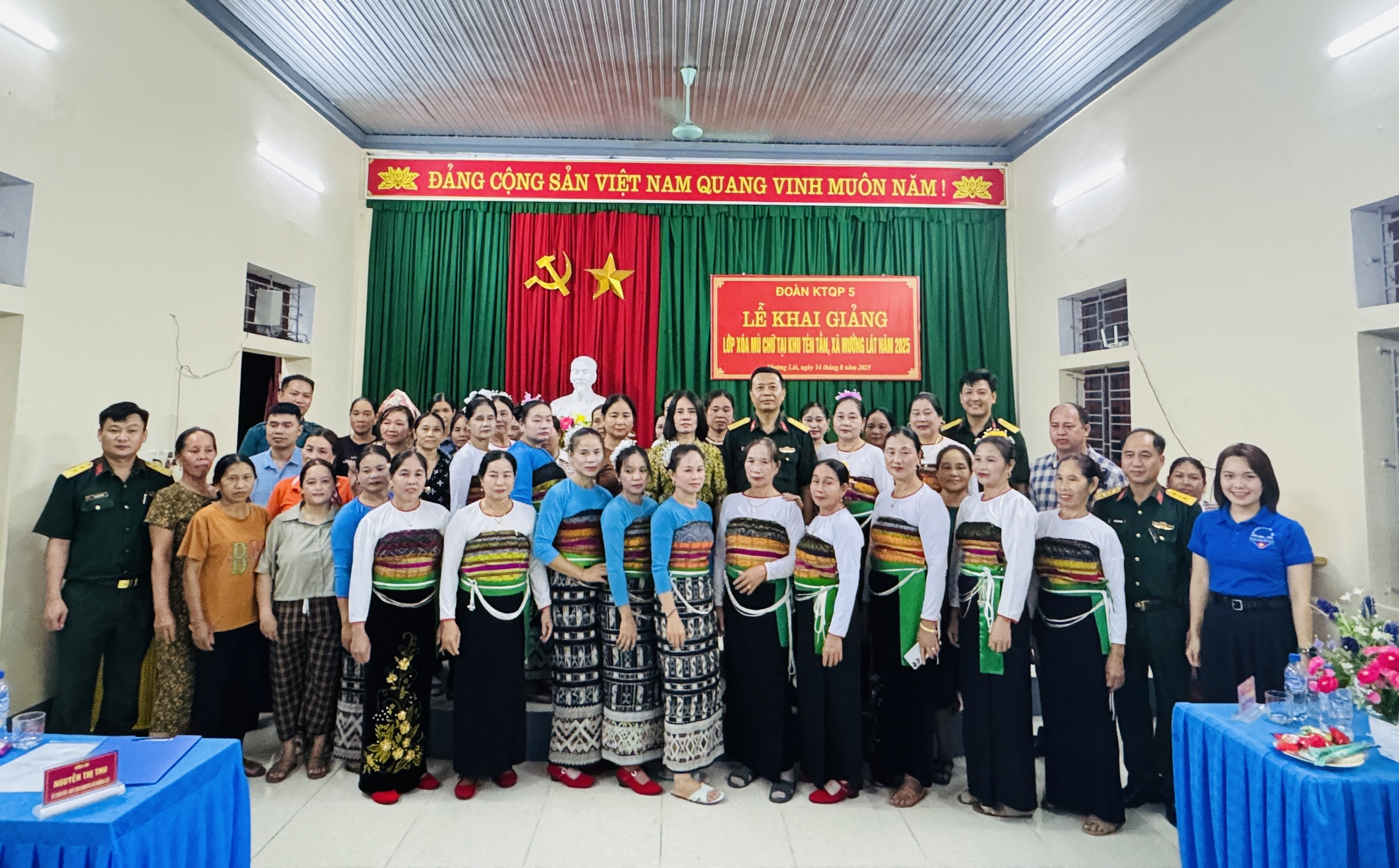 Đoàn Kinh tế - Quốc phòng 5, Quân khu 4 khai giảng lớp xóa mù chữ
