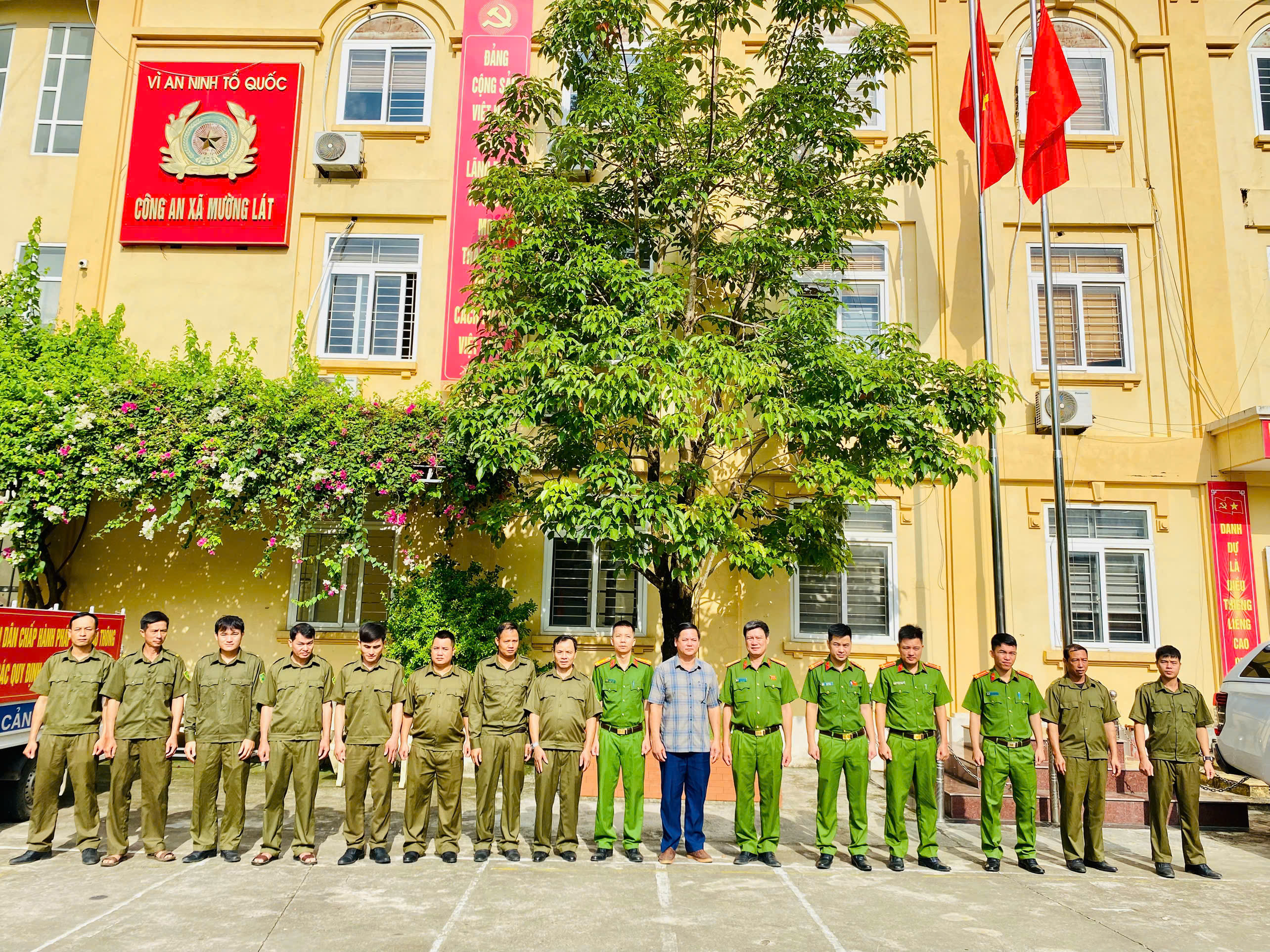 Anh-tin-bai