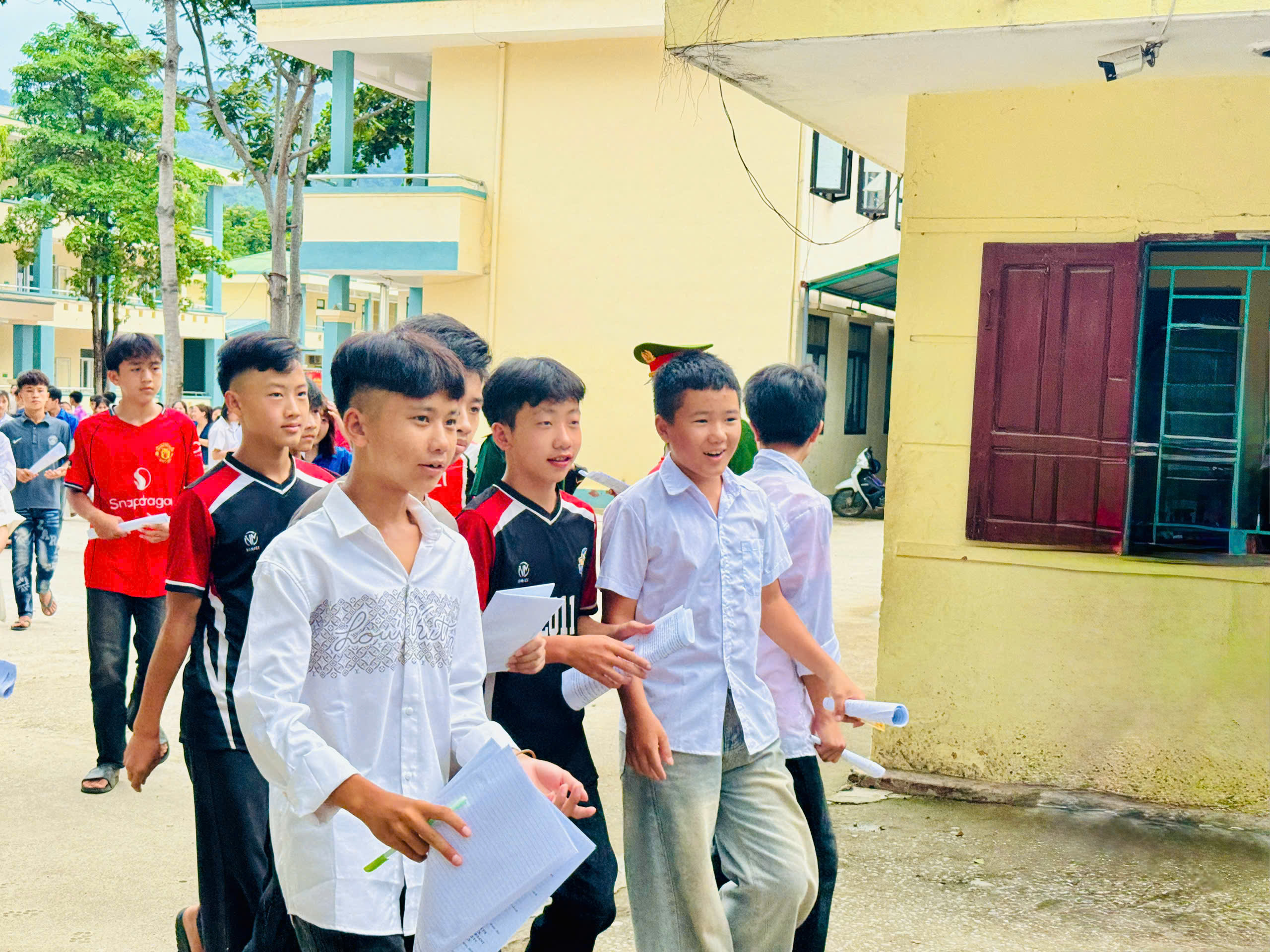 Anh-tin-bai