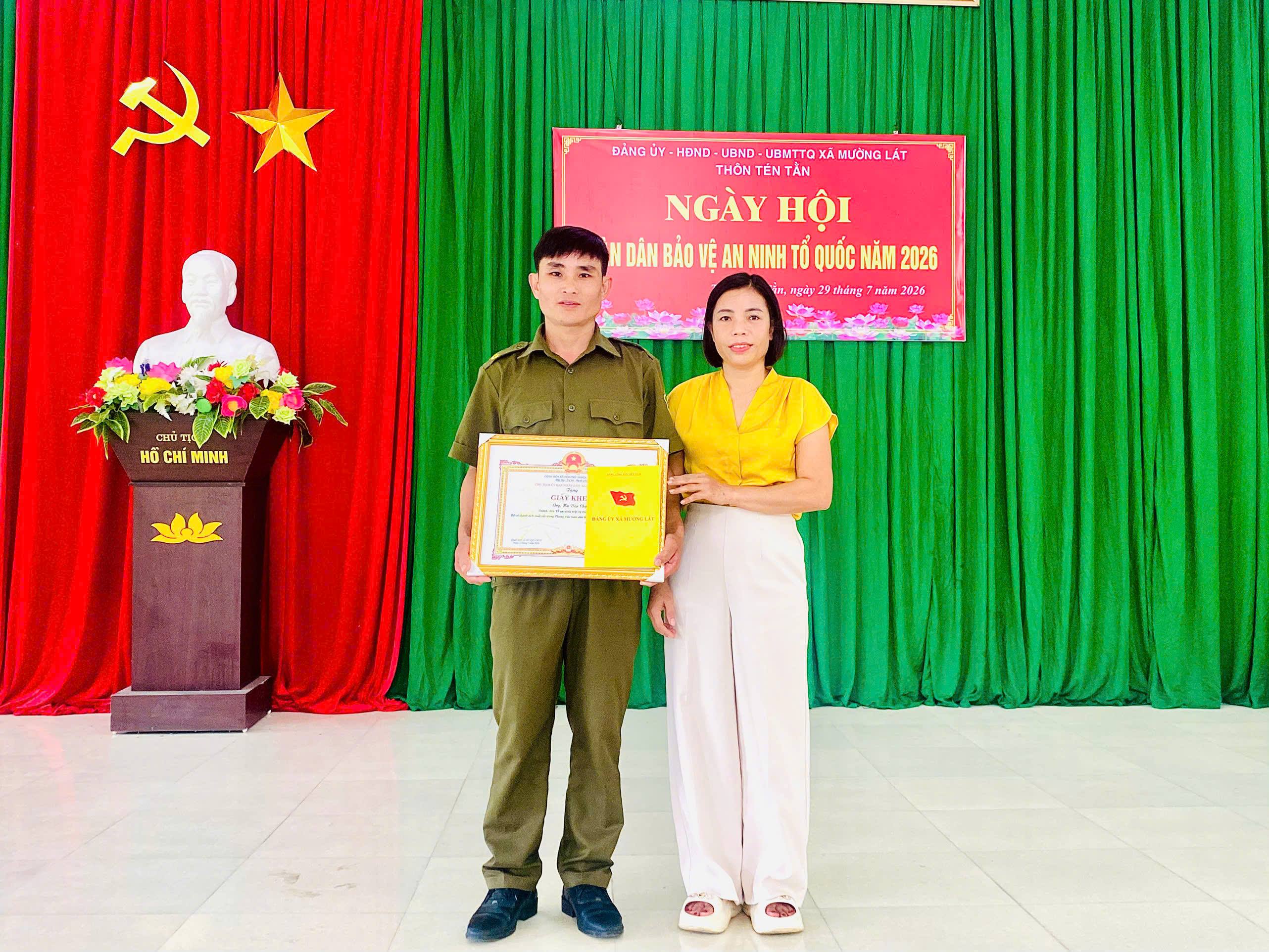 Anh-tin-bai