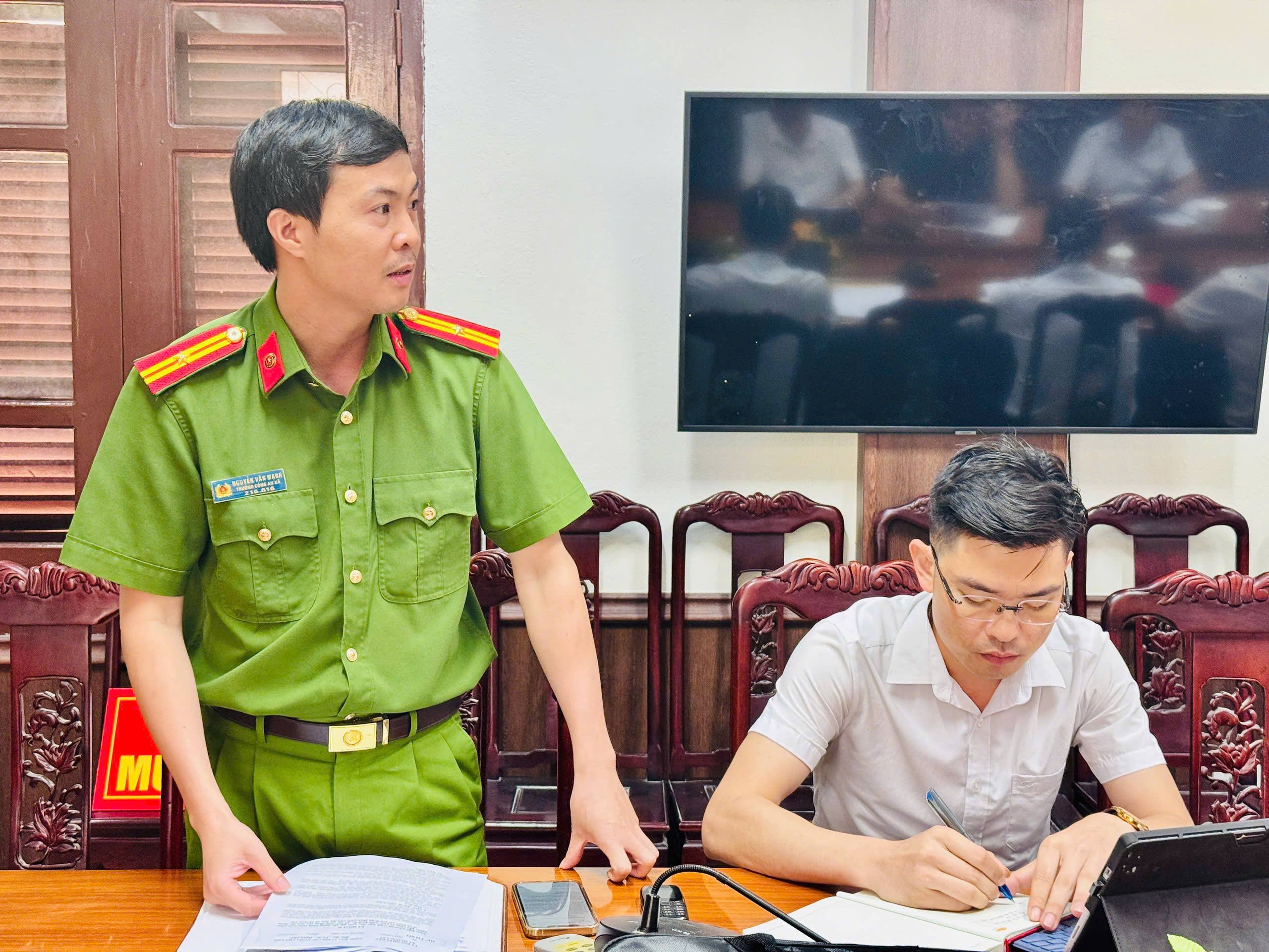Anh-tin-bai