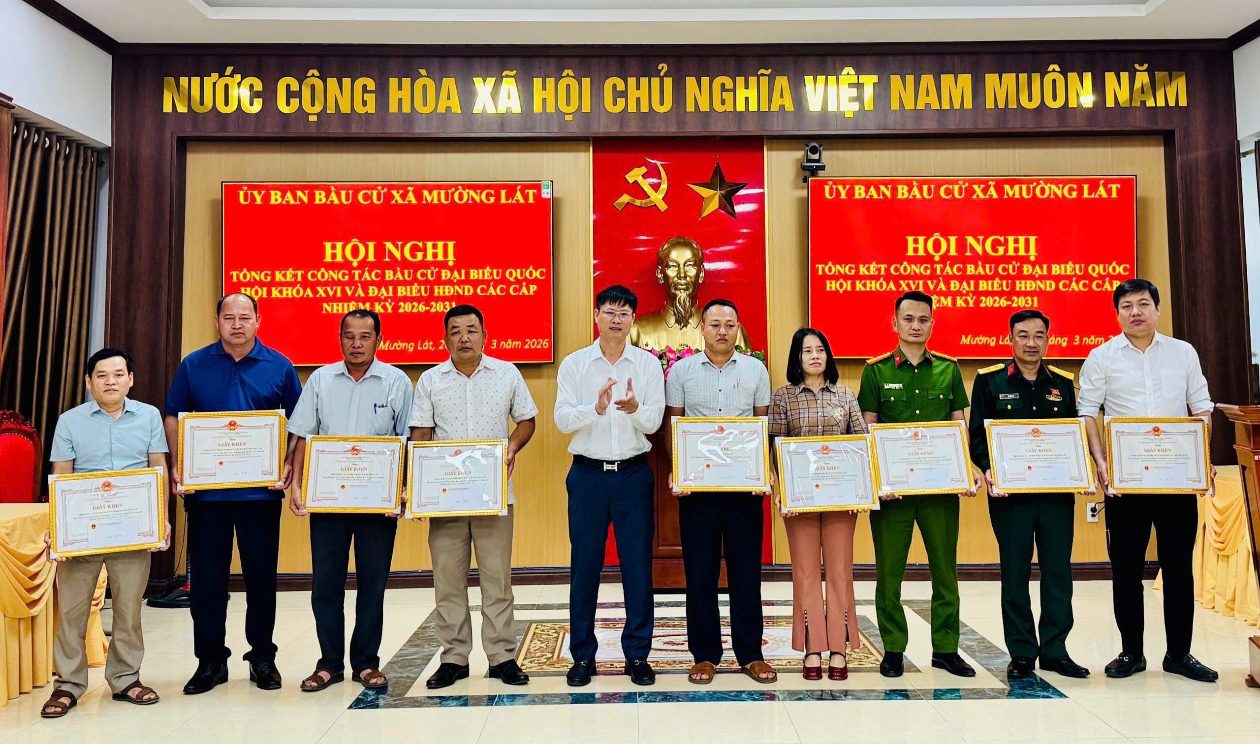 Anh-tin-bai
