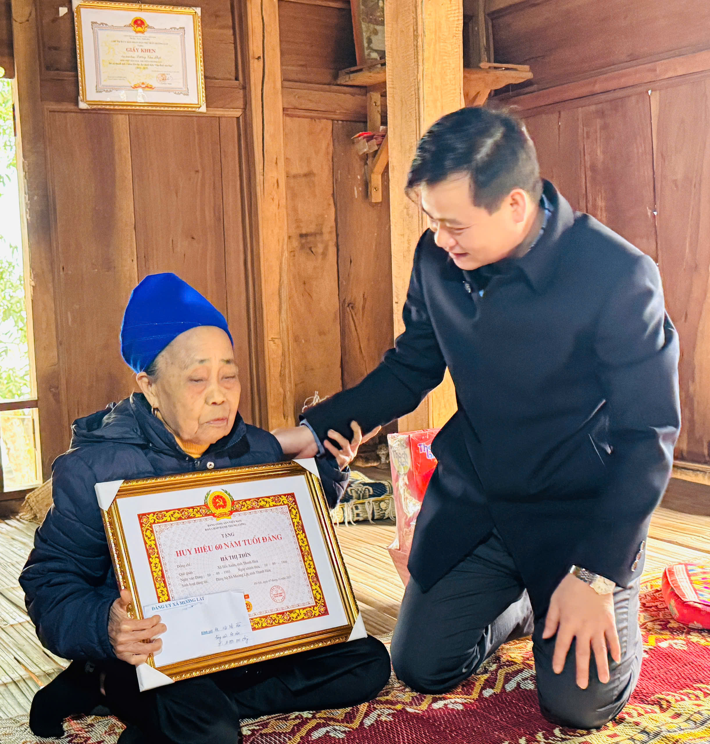 Anh-tin-bai