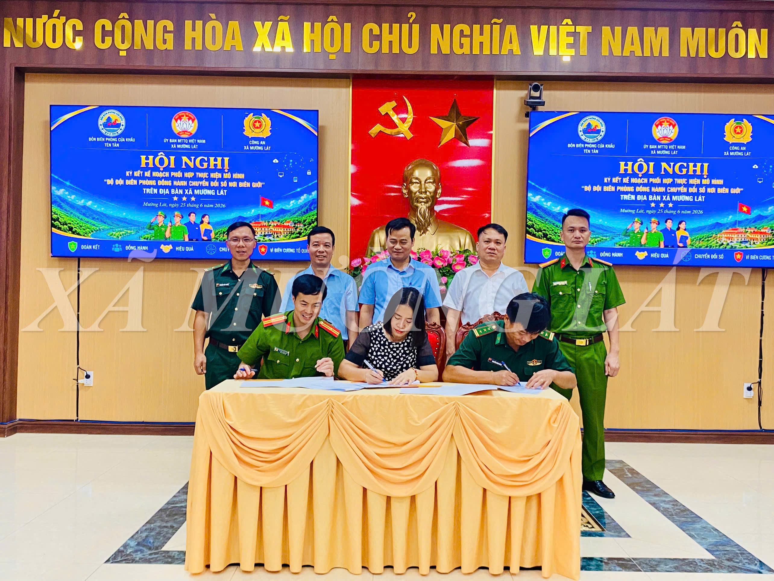 Anh-tin-bai