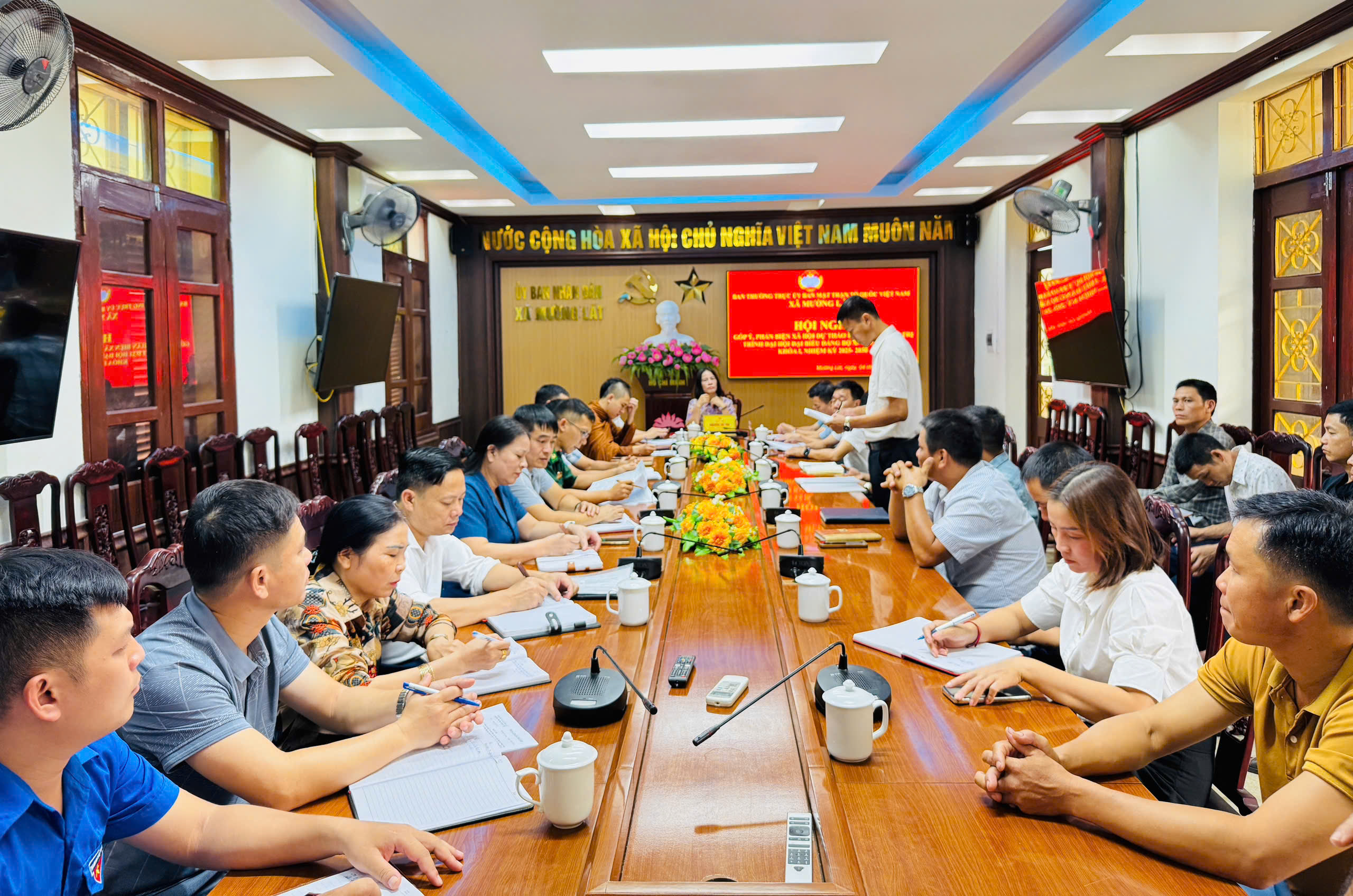 Lấy ý kiến, phản biện xã hội vào Dự thảo báo cáo chính trị trình Đại hội Đại biểu Đảng bộ xã Mường Lát lần thứ nhất, nhiệm kỳ 2025 – 2030