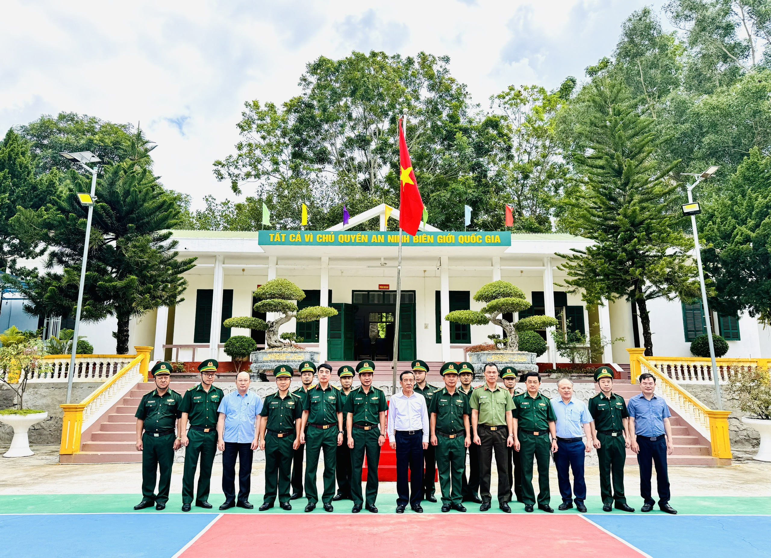 Anh-tin-bai
