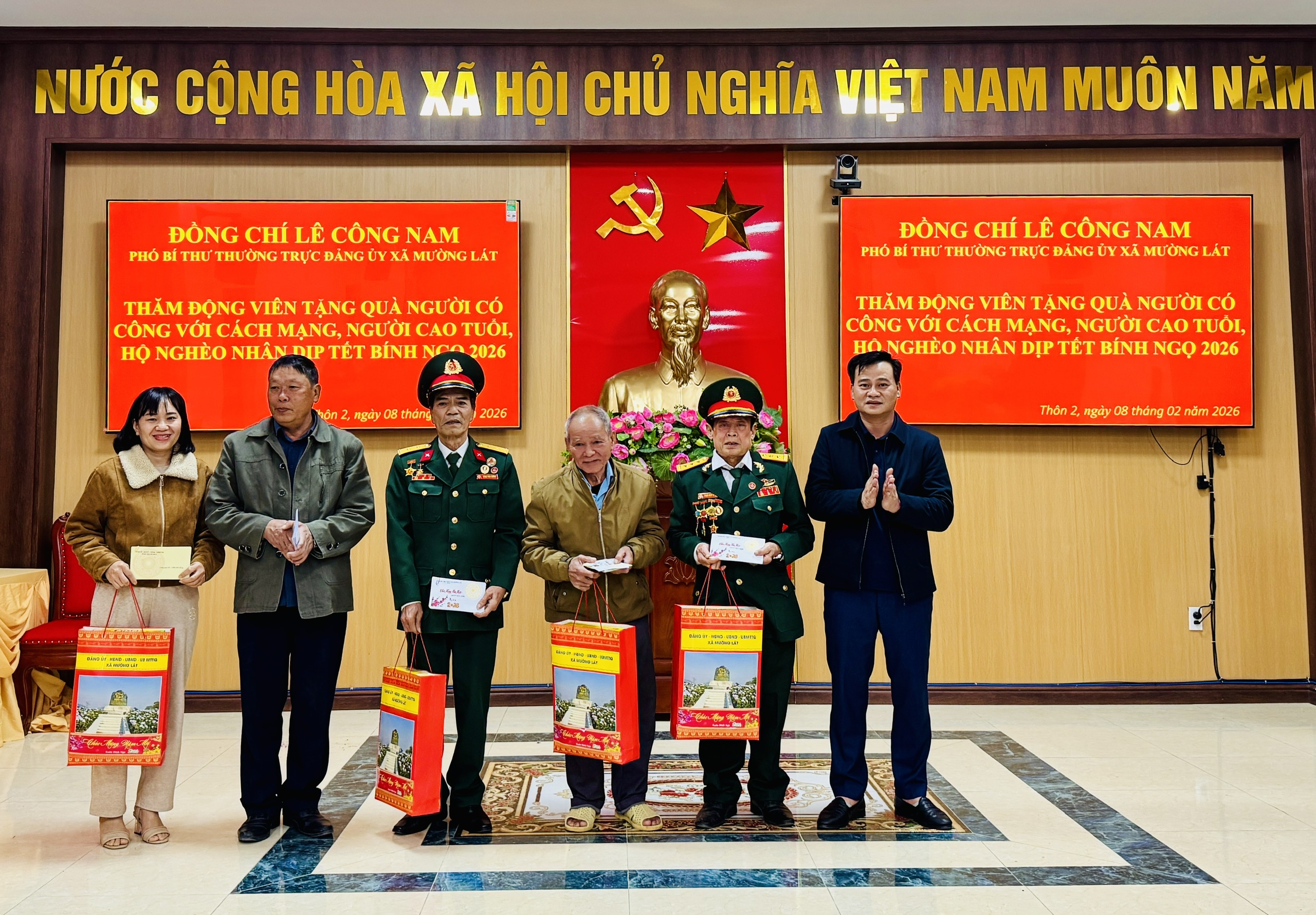 Anh-tin-bai