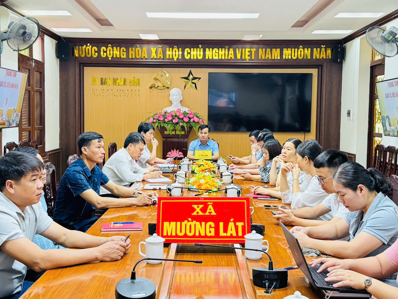 Xã Mường Lát: Tham dự Hội nghị trực tuyến tập huấn sử dụng Hệ thống thông tin tiếp nhận, xử lý phản ánh, kiến nghị, giải pháp phát triển khoa học, công nghệ, đổi mới sáng tạo và chuyển đổi số