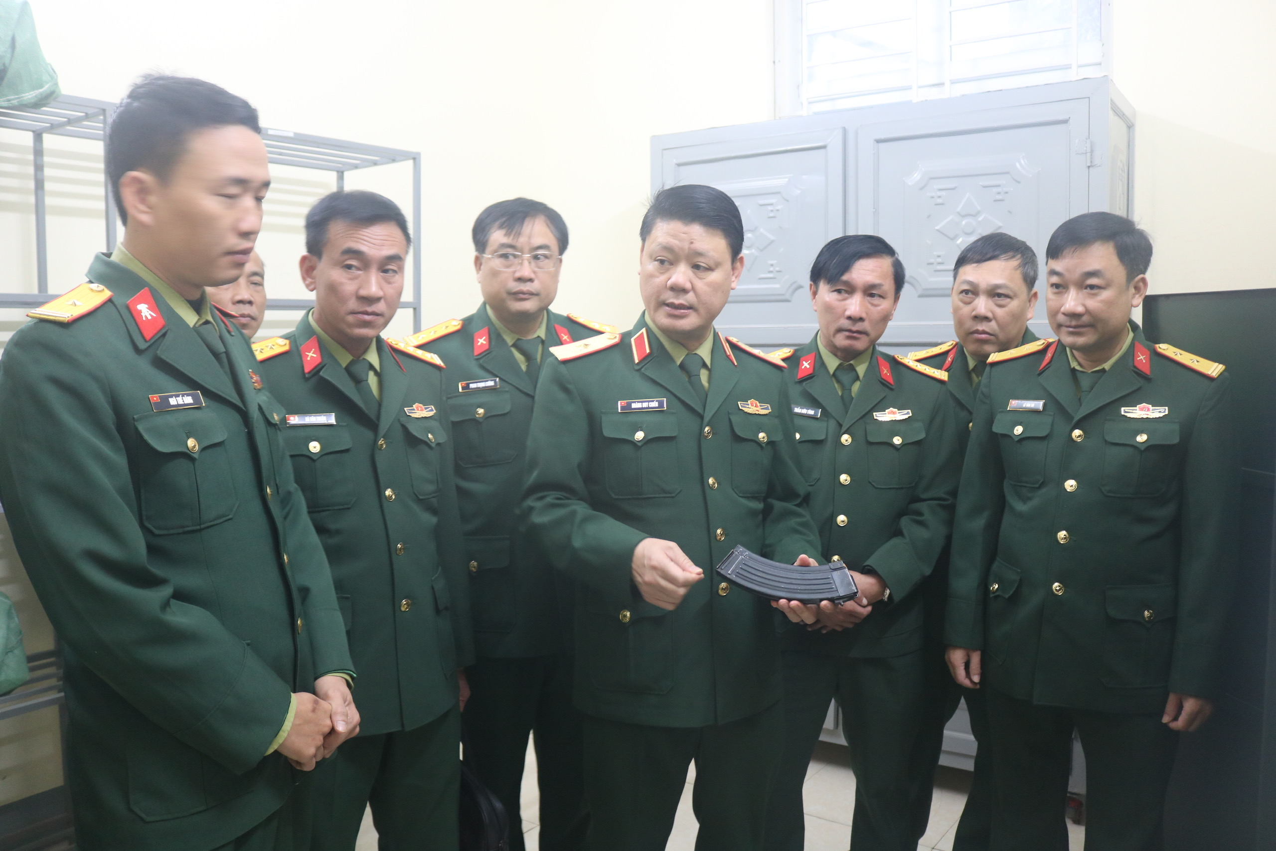 Anh-tin-bai