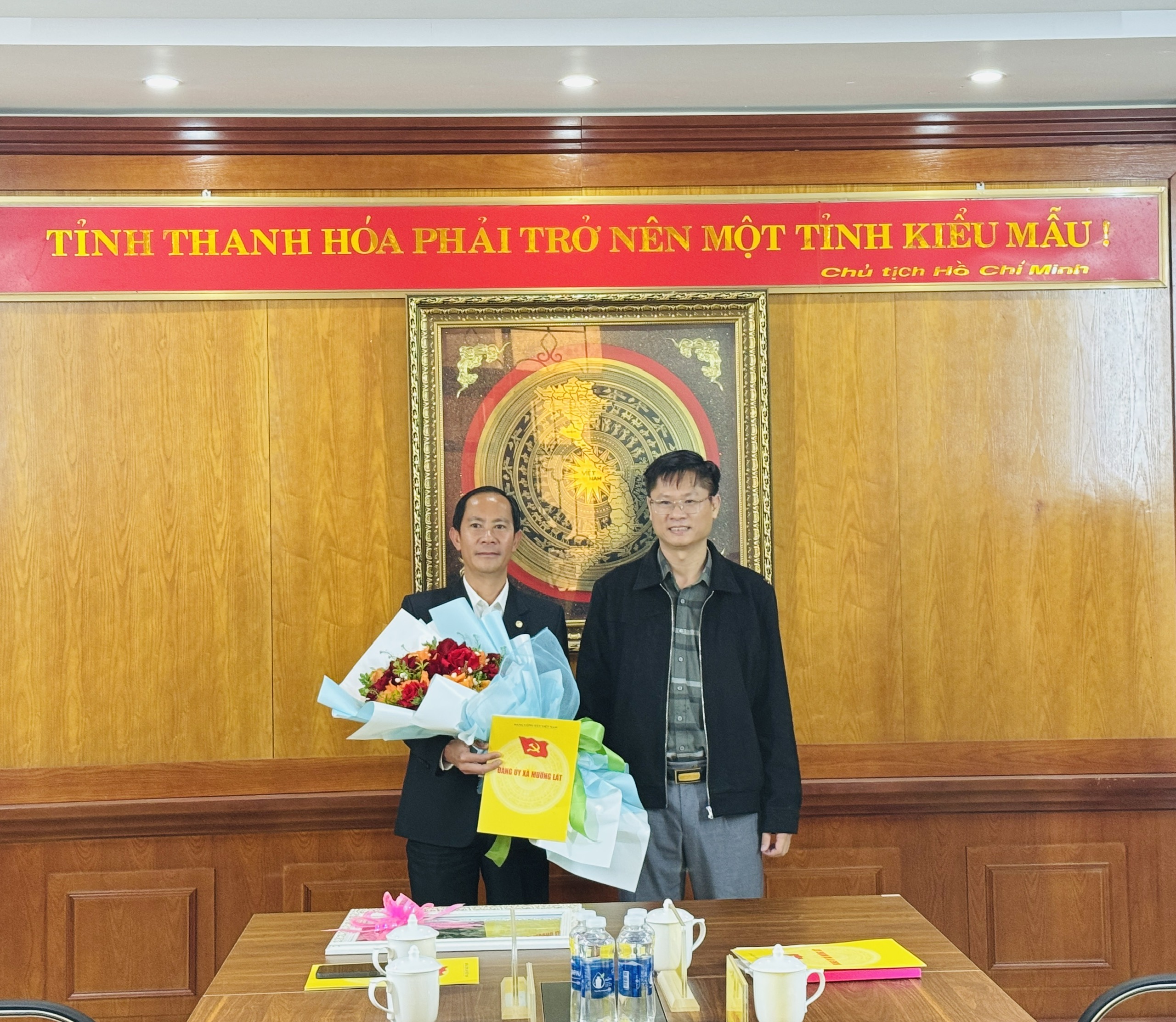 Anh-tin-bai