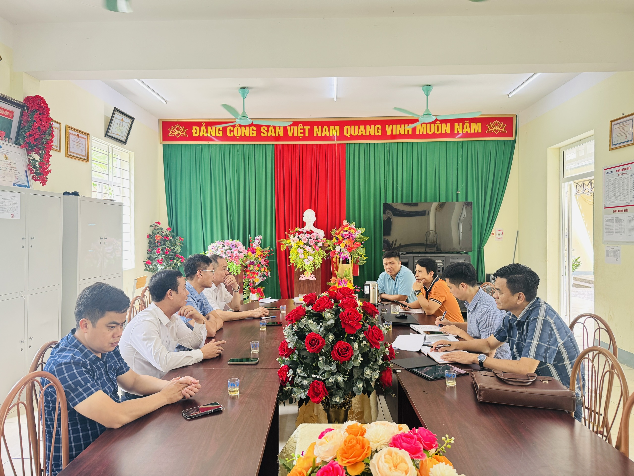 Lựa chọn địa điểm xây dựng trường liên cấp tại xã biên giới Mường Lát