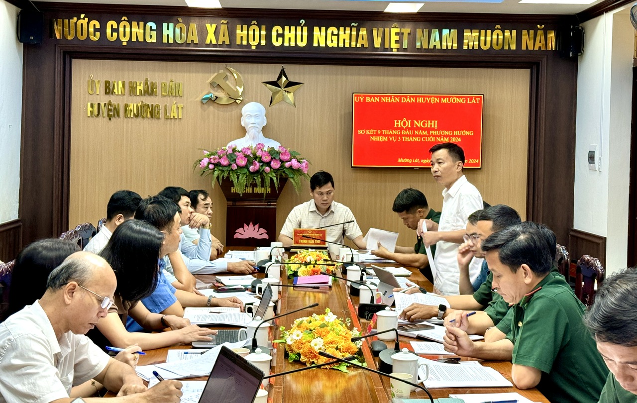 Đại diện MTTQ huyện tham gia phát biểu ý kiến
