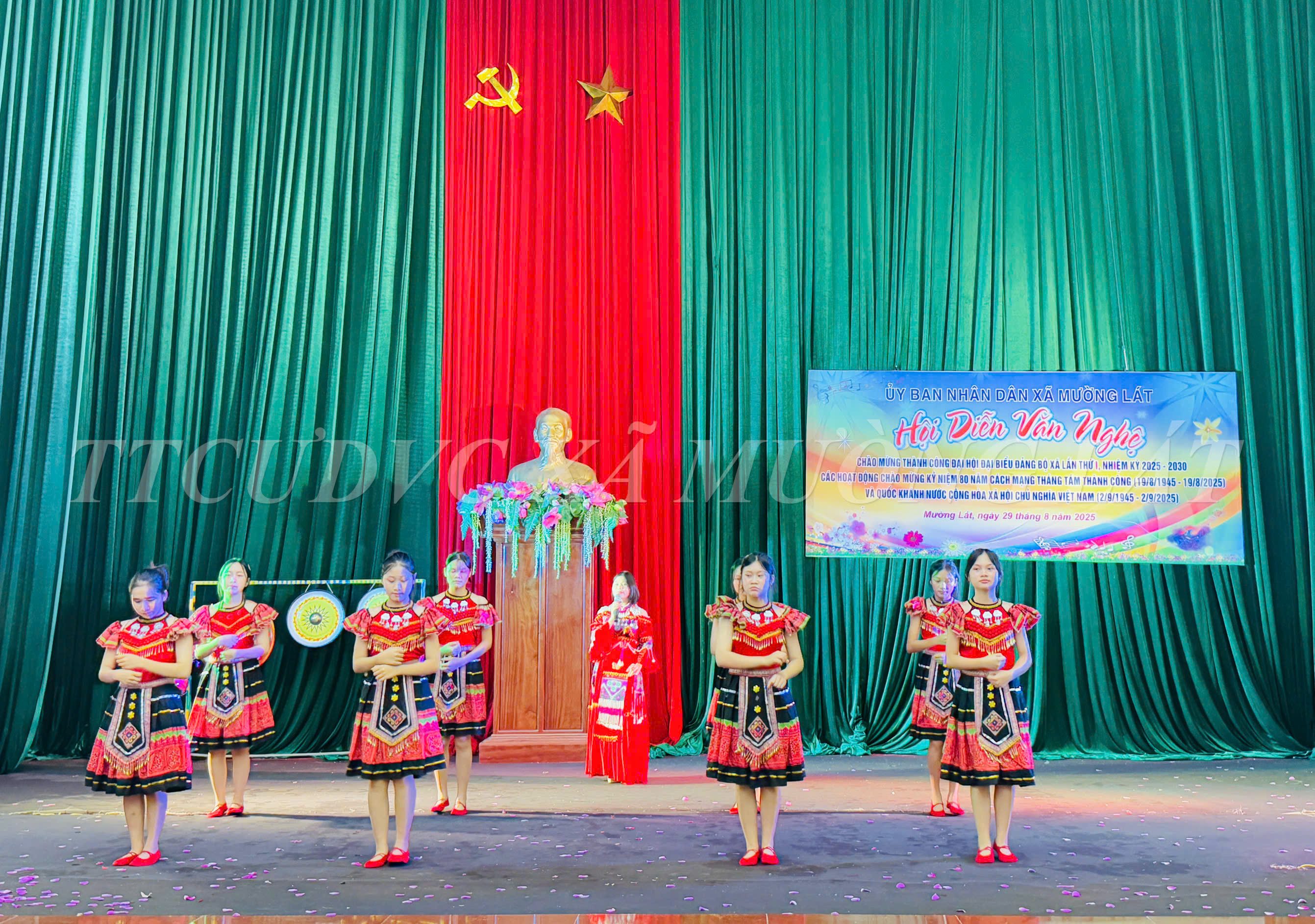 Anh-tin-bai