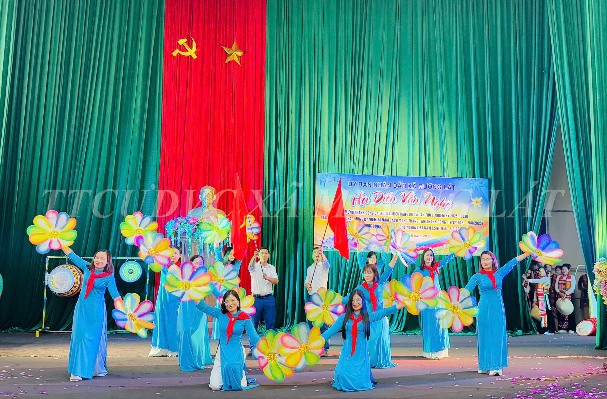 Anh-tin-bai