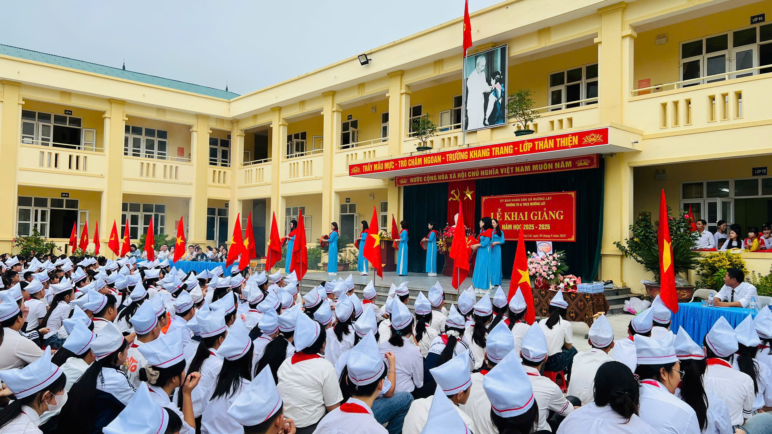 Anh-tin-bai