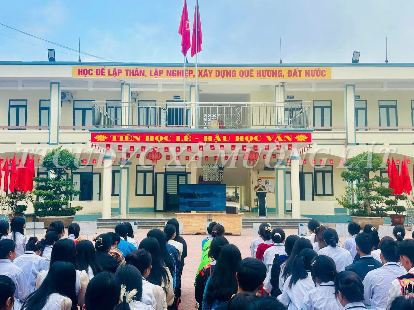 Anh-tin-bai