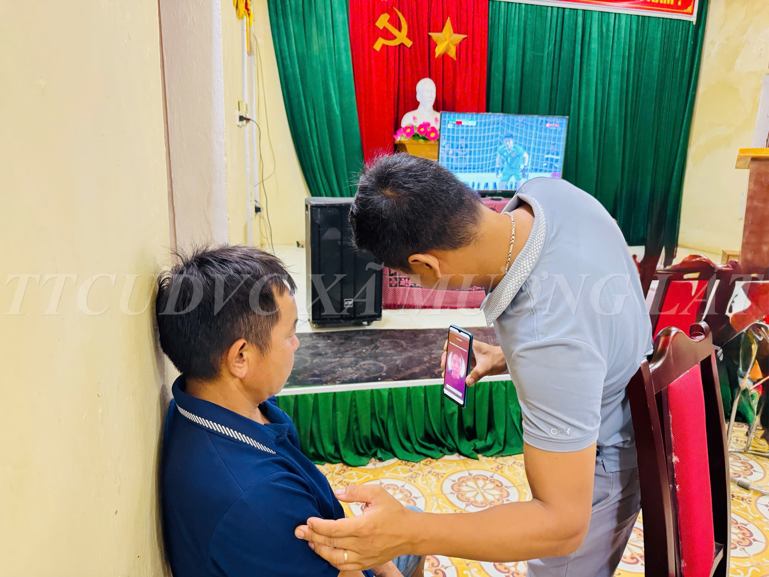 Anh-tin-bai