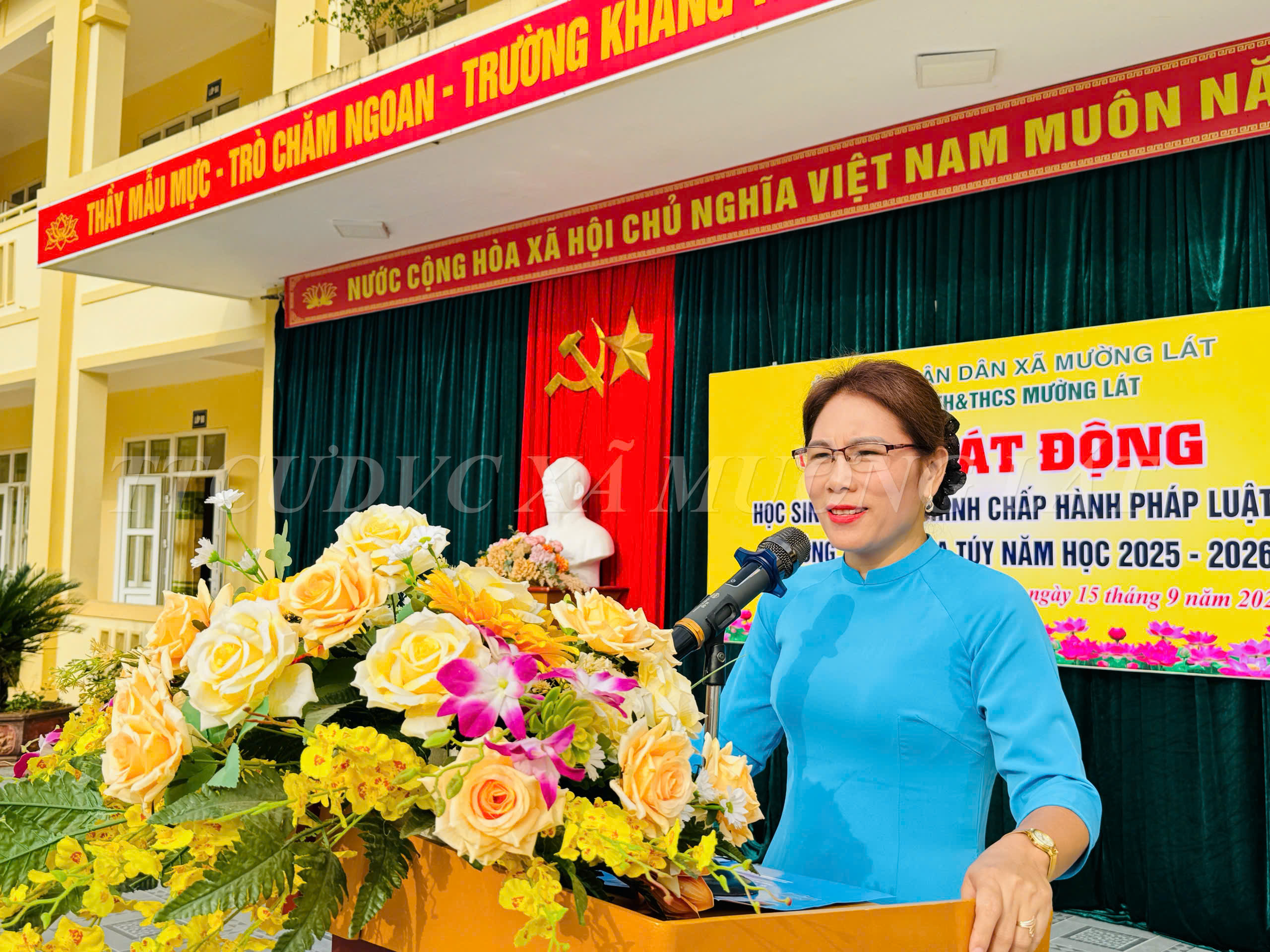 Anh-tin-bai